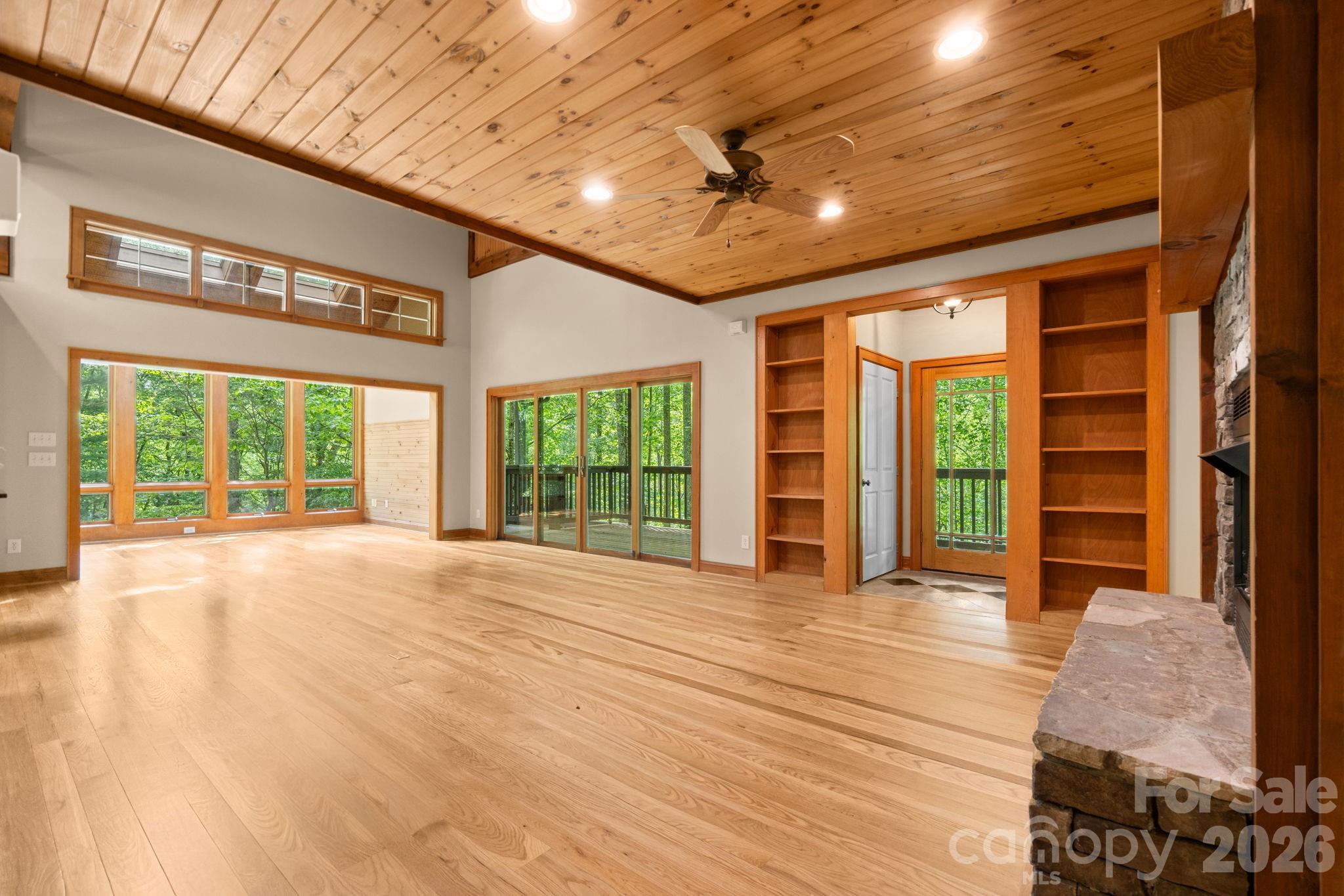 373 The Settlement Road — Boone