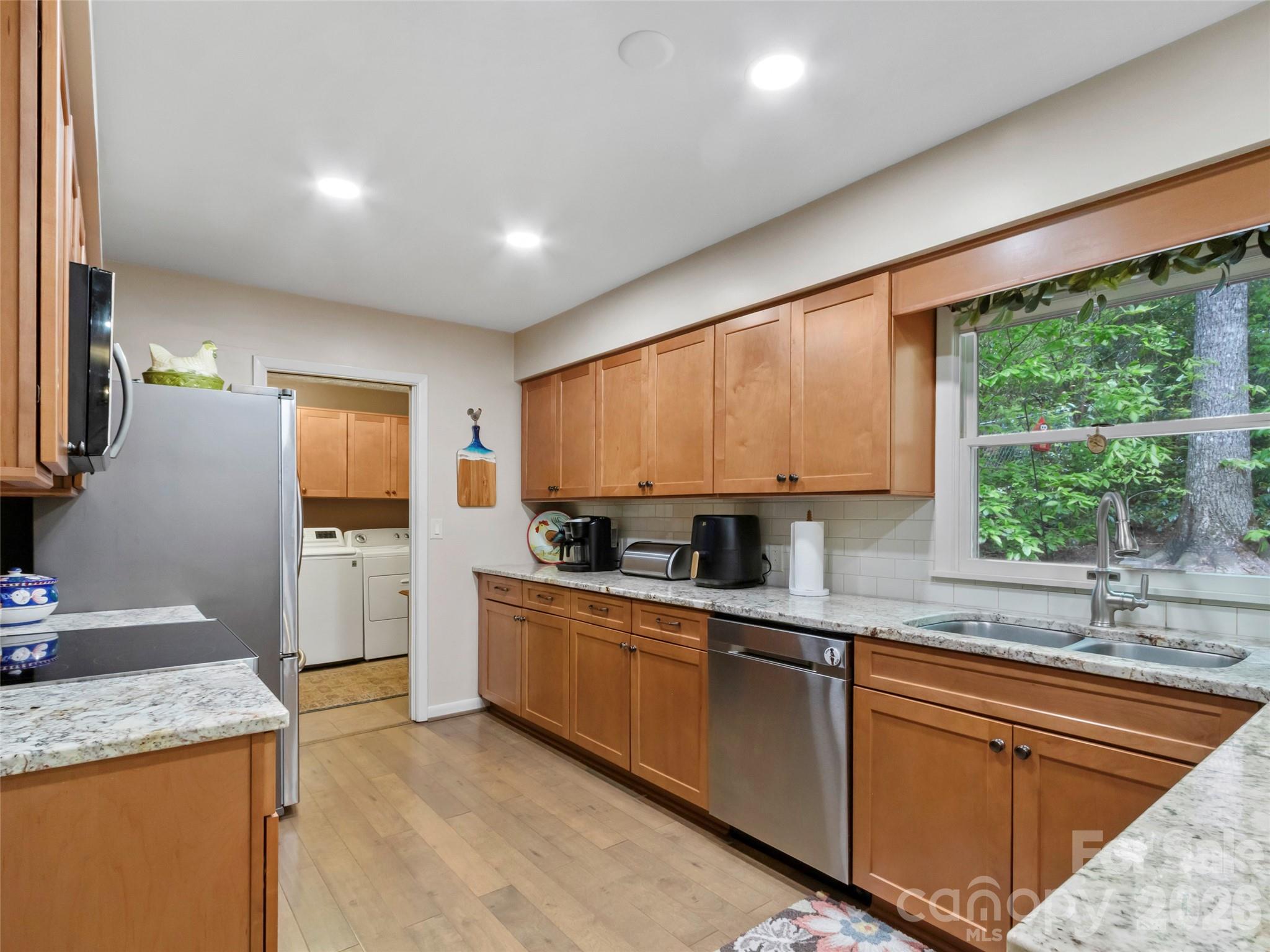 597 Sweetwater Ridge Road — Burnsville