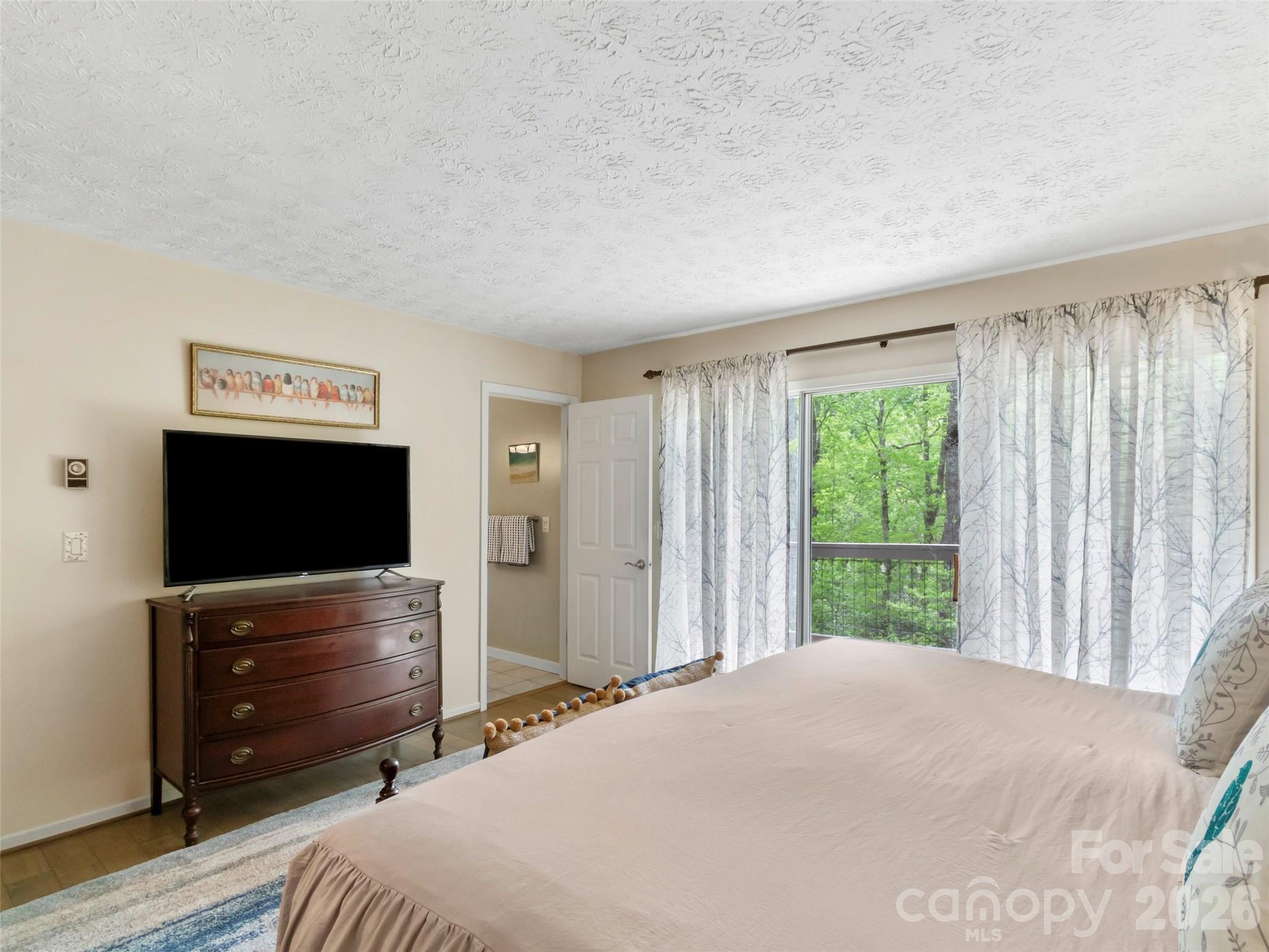 597 Sweetwater Ridge Road — Burnsville