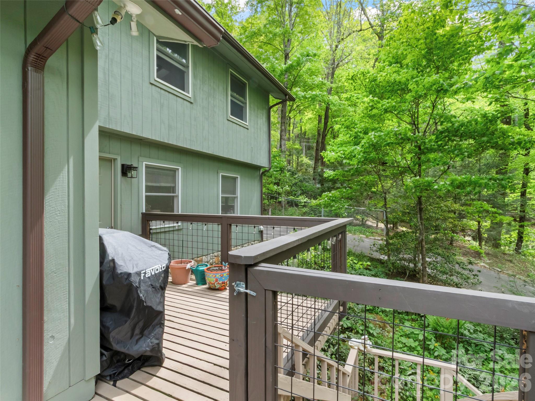 597 Sweetwater Ridge Road — Burnsville