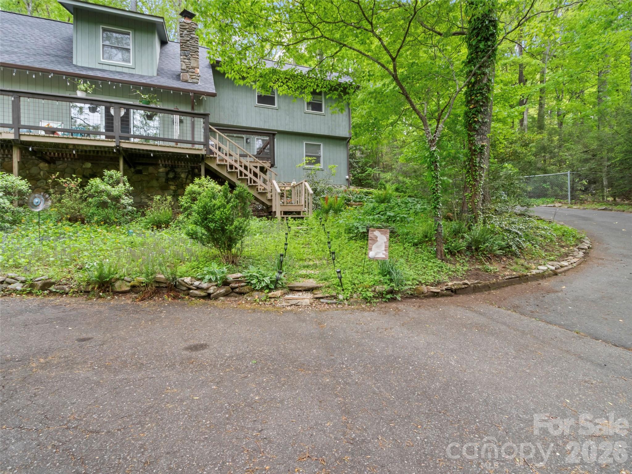 597 Sweetwater Ridge Road — Burnsville