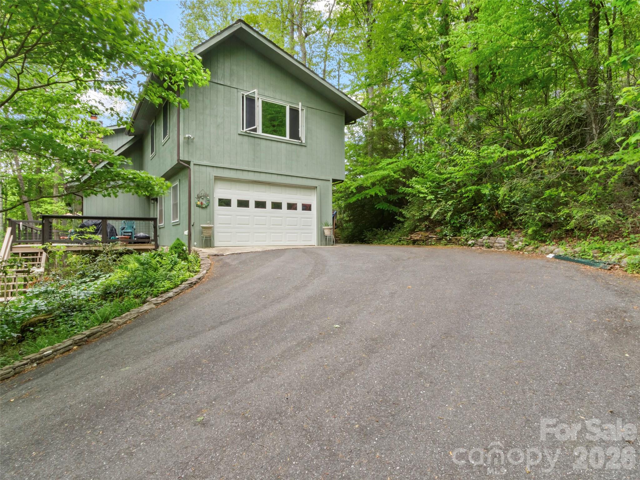 597 Sweetwater Ridge Road — Burnsville