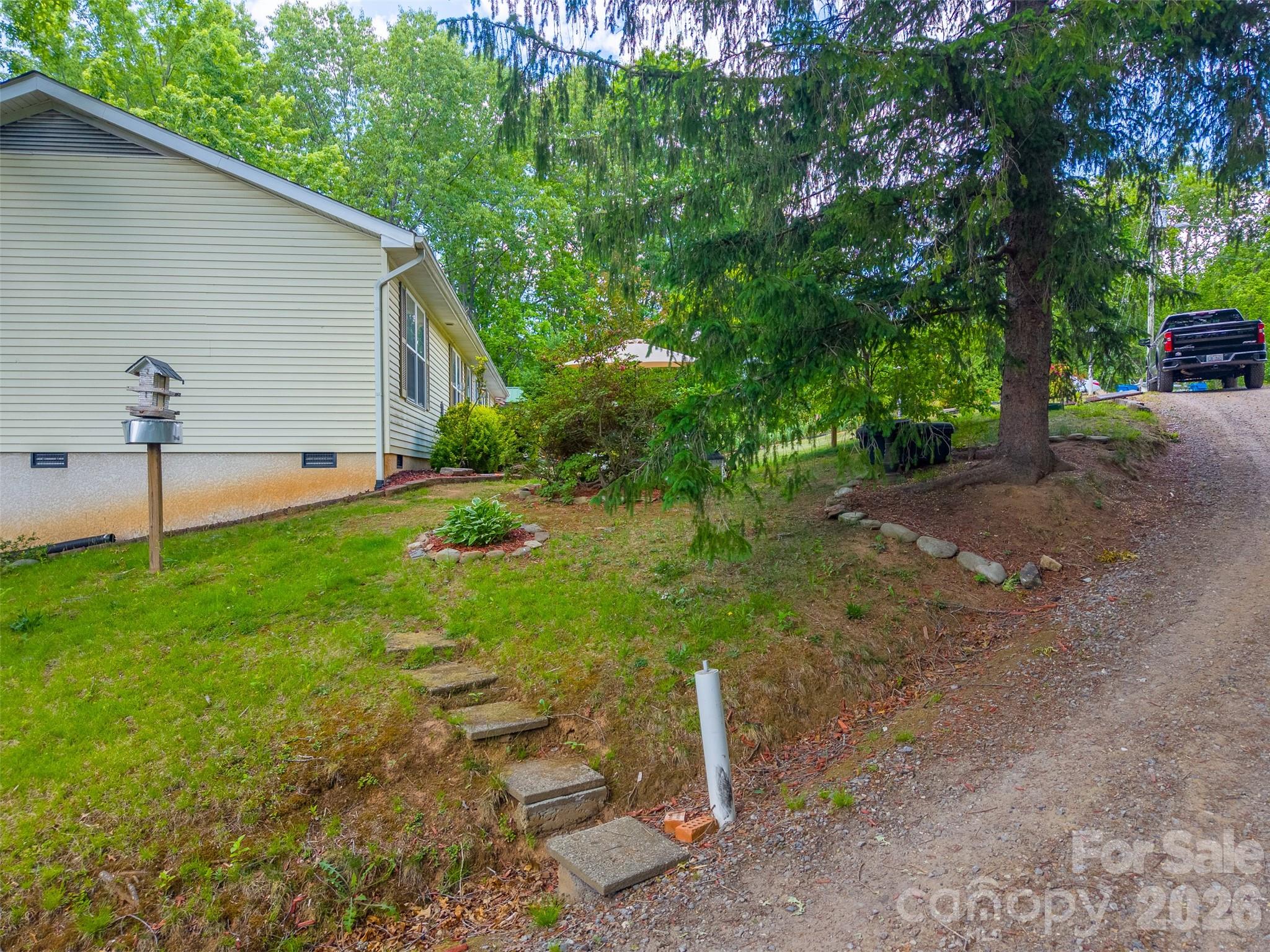 90, 60 & 132 Hennessee Street — Clyde