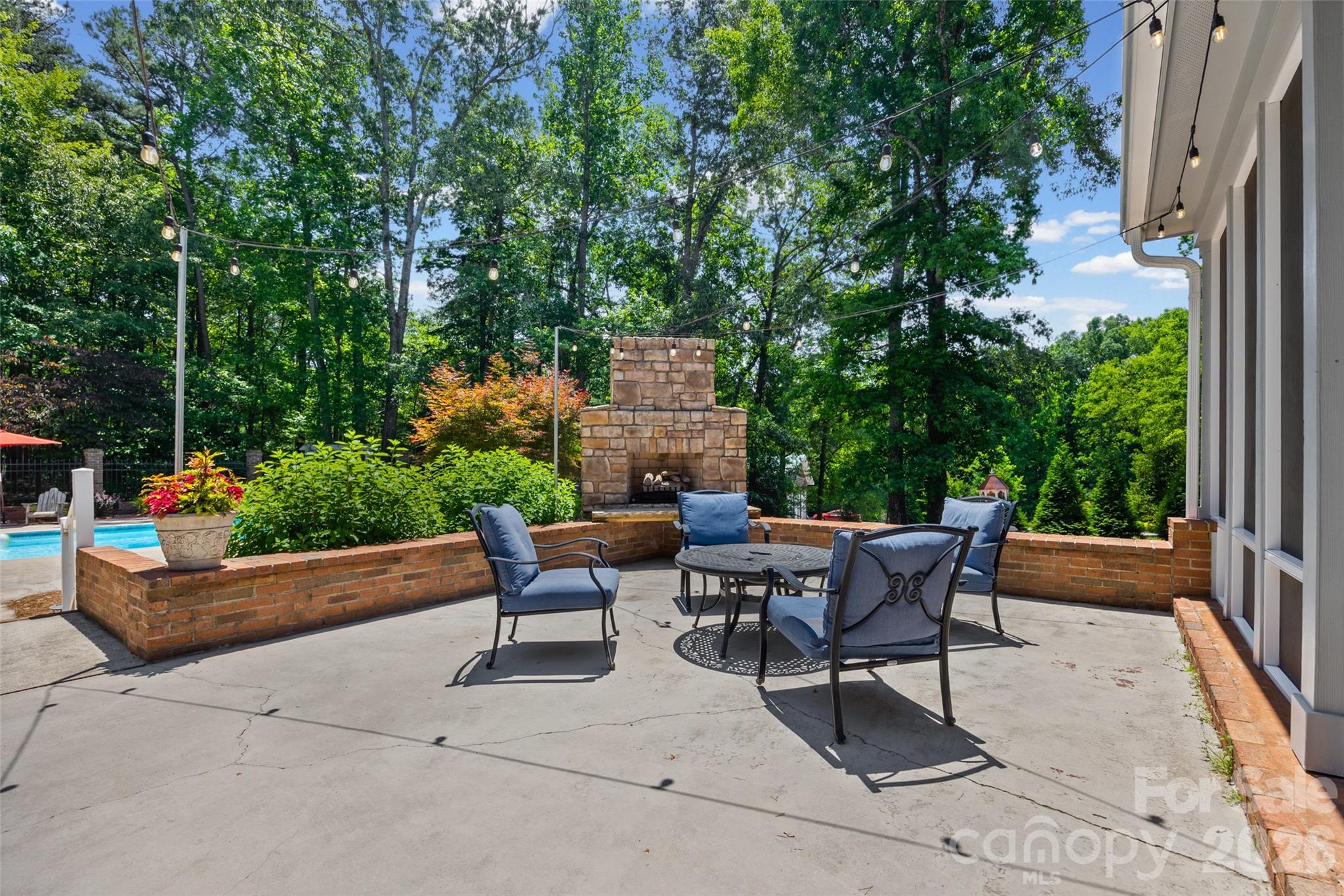 16105 Langston Drive — Charlotte