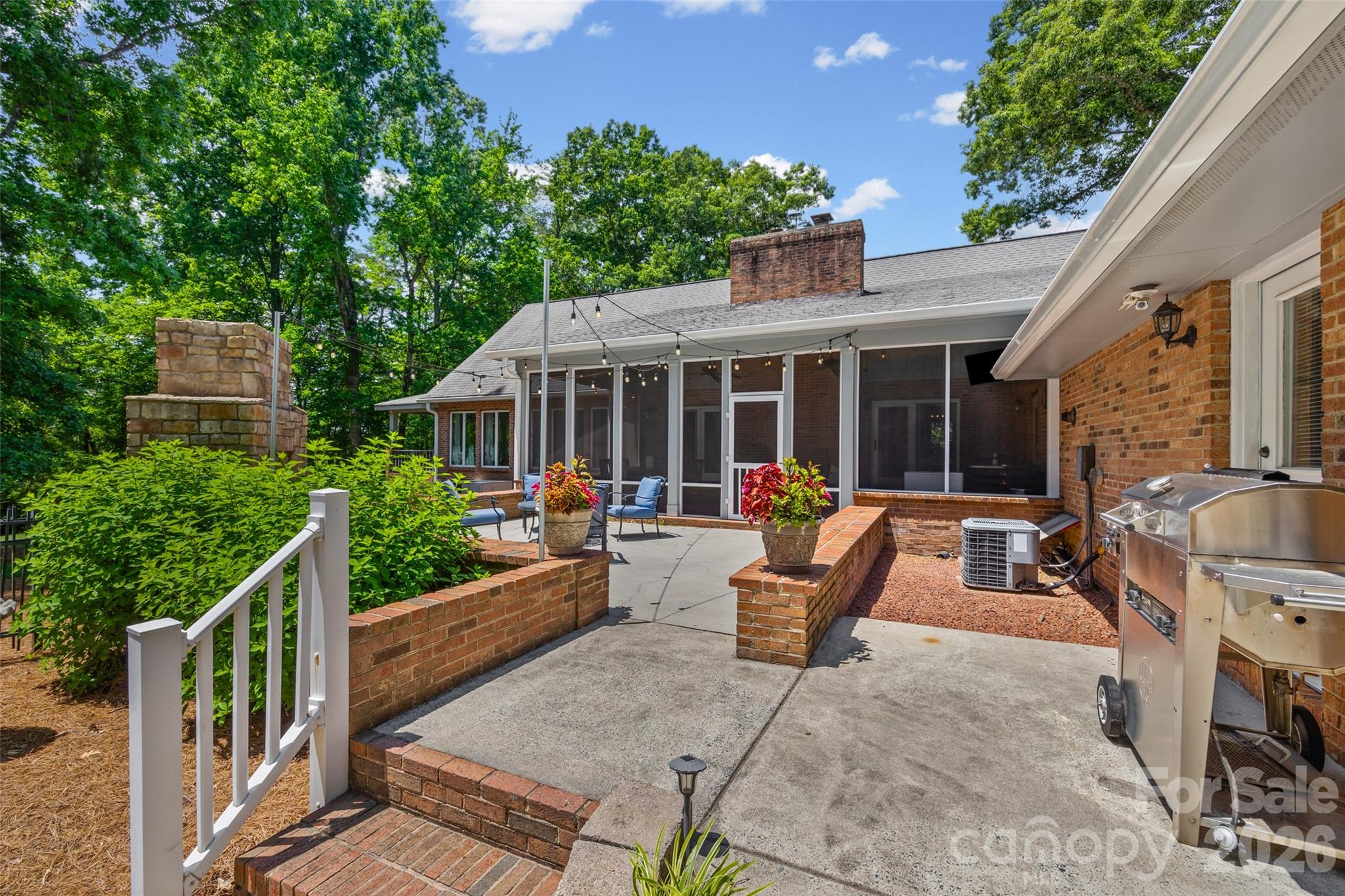 16105 Langston Drive — Charlotte