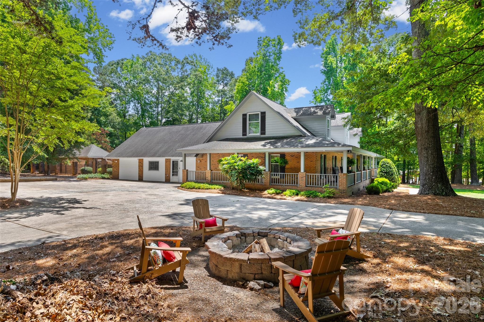 16105 Langston Drive — Charlotte