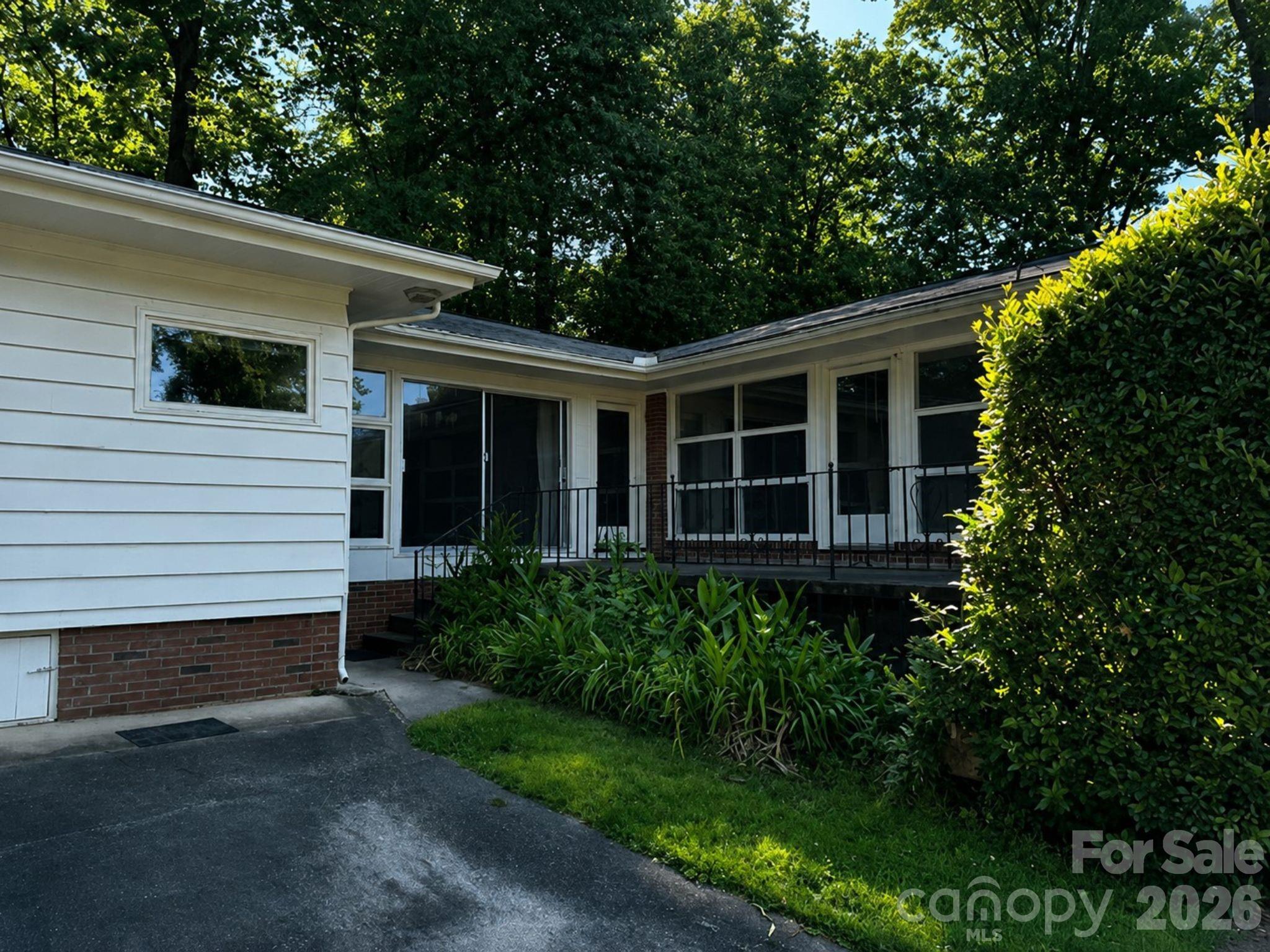 2028 Ferncliff Road — Charlotte