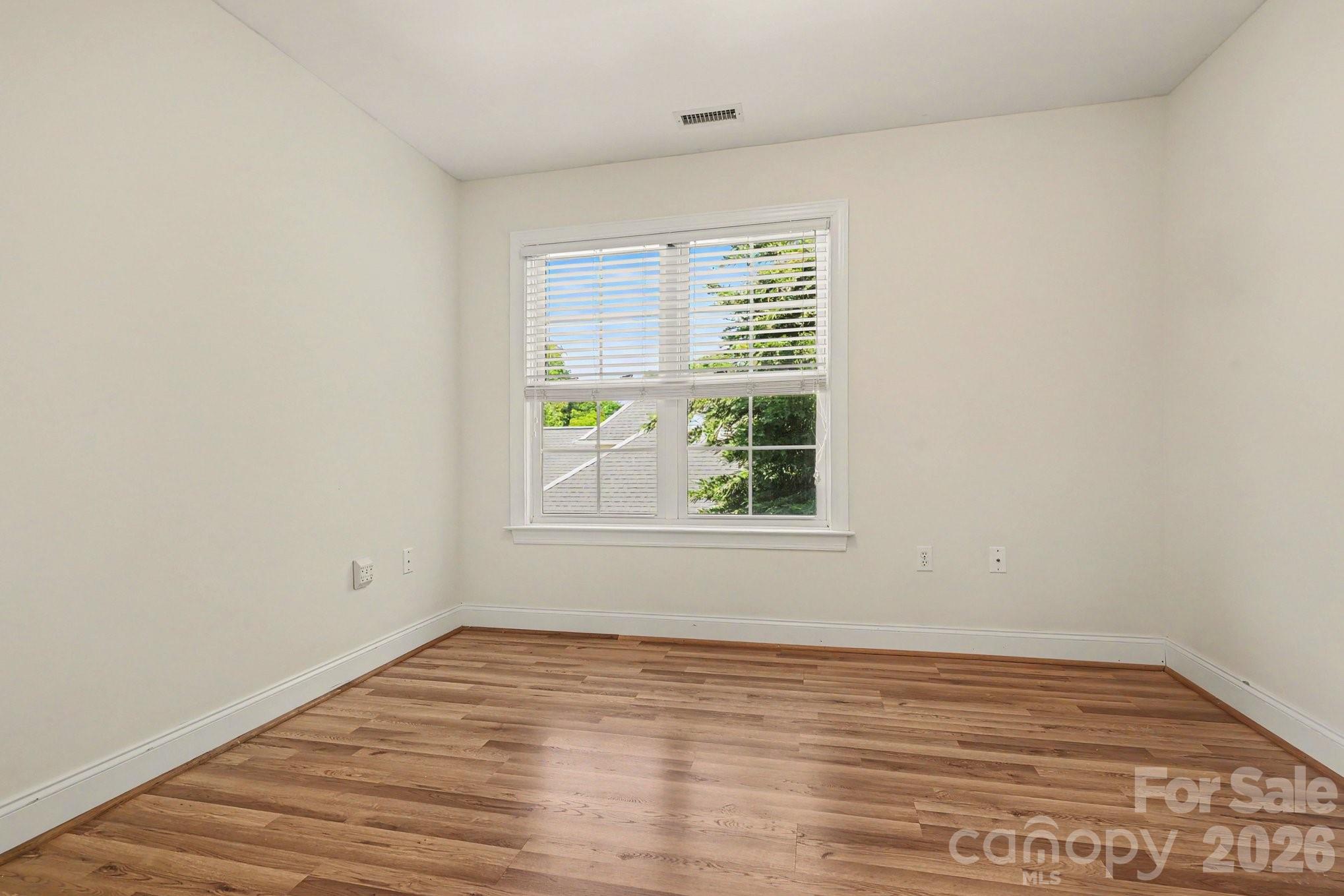 14 Halyn Lane — Arden