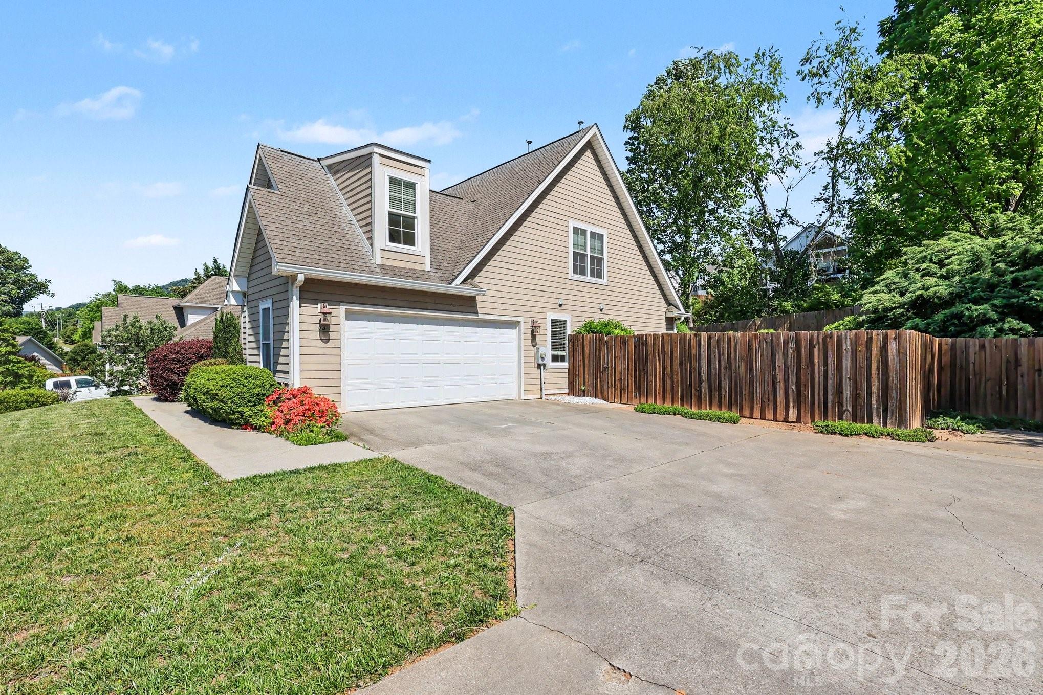 14 Halyn Lane — Arden