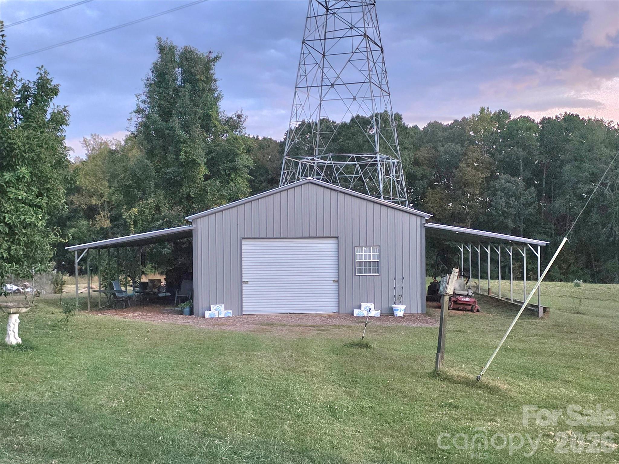 320 Huffstetler Lake Road — Dallas
