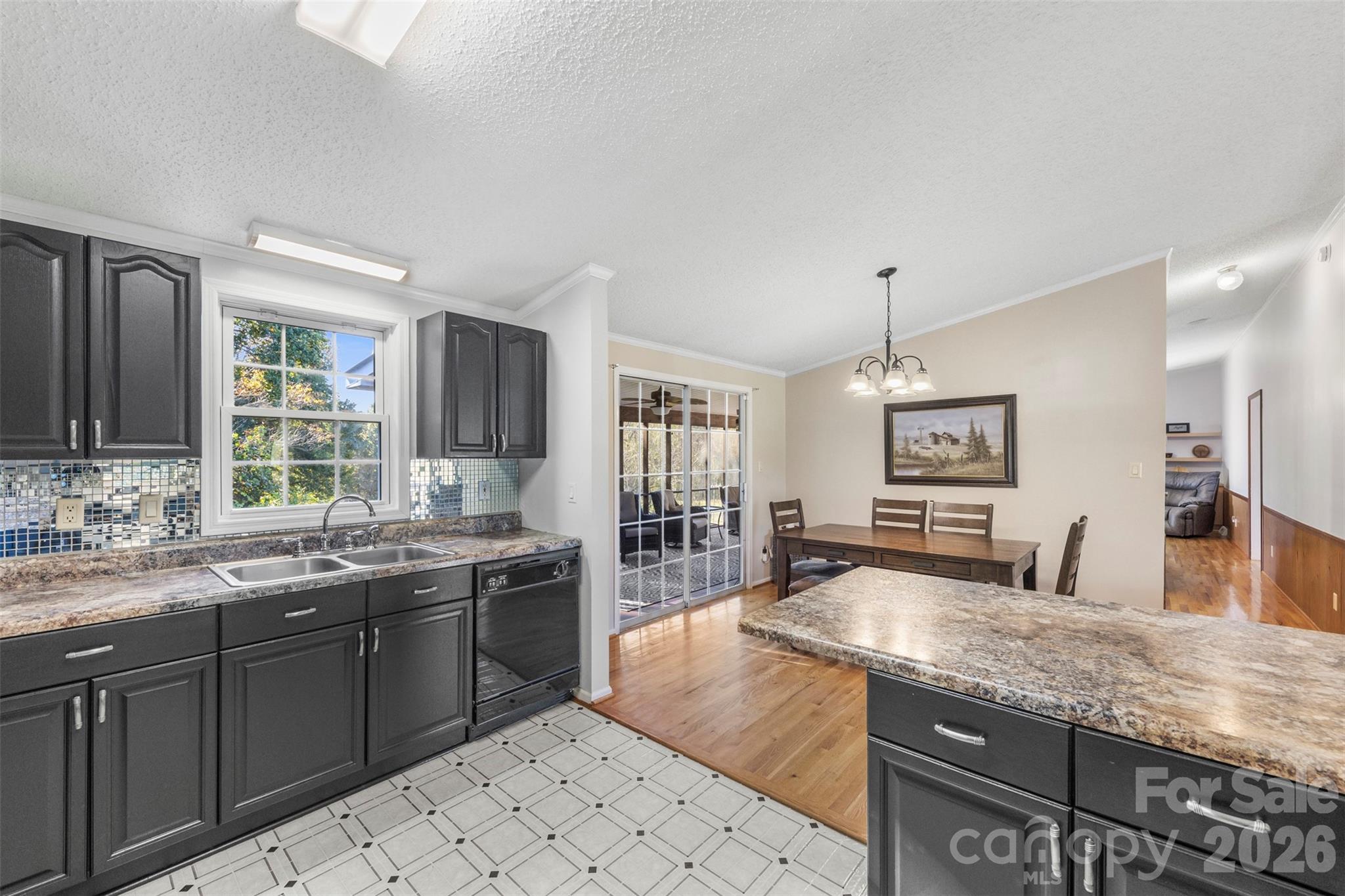 320 Huffstetler Lake Road — Dallas