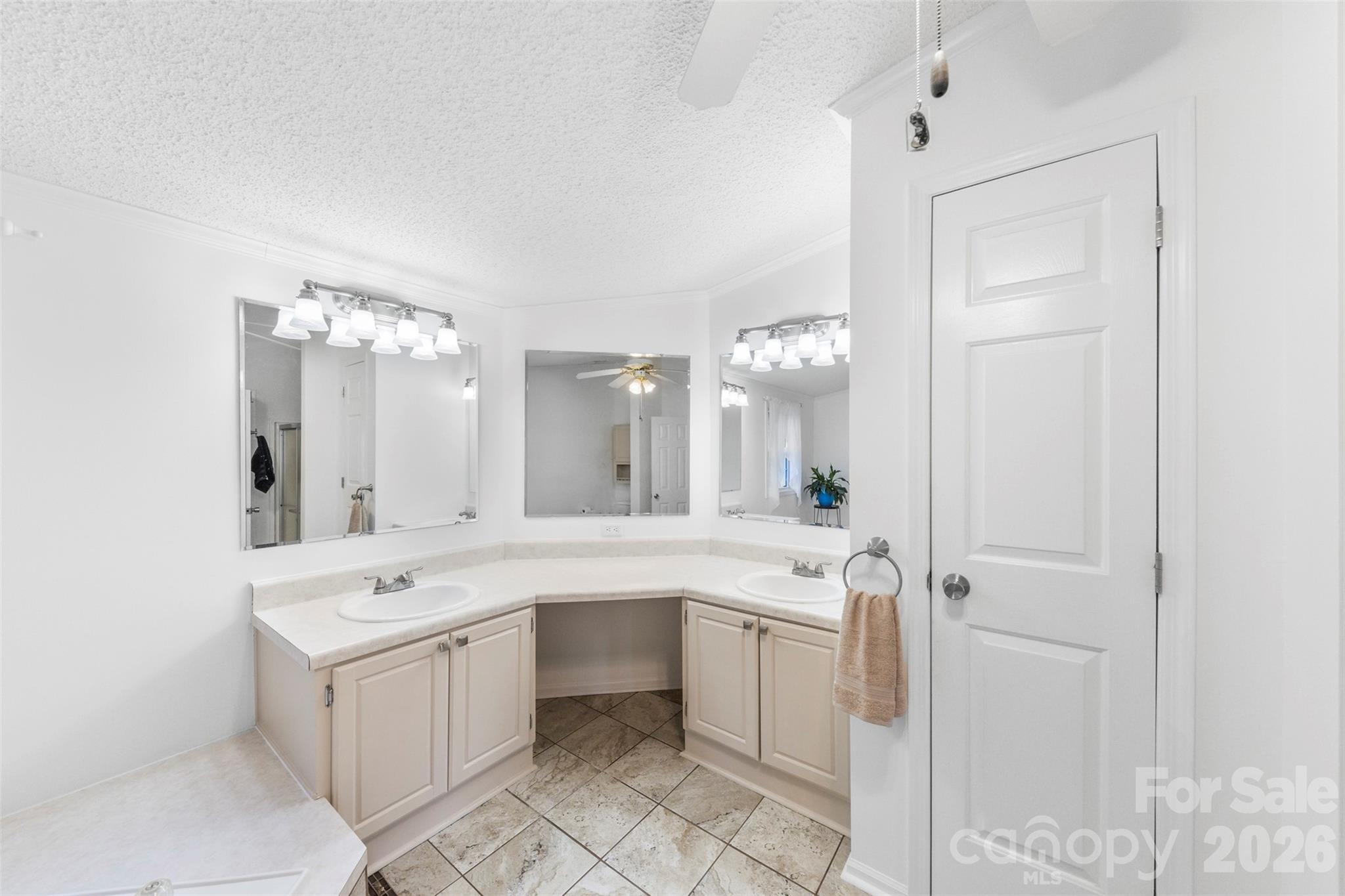 320 Huffstetler Lake Road — Dallas