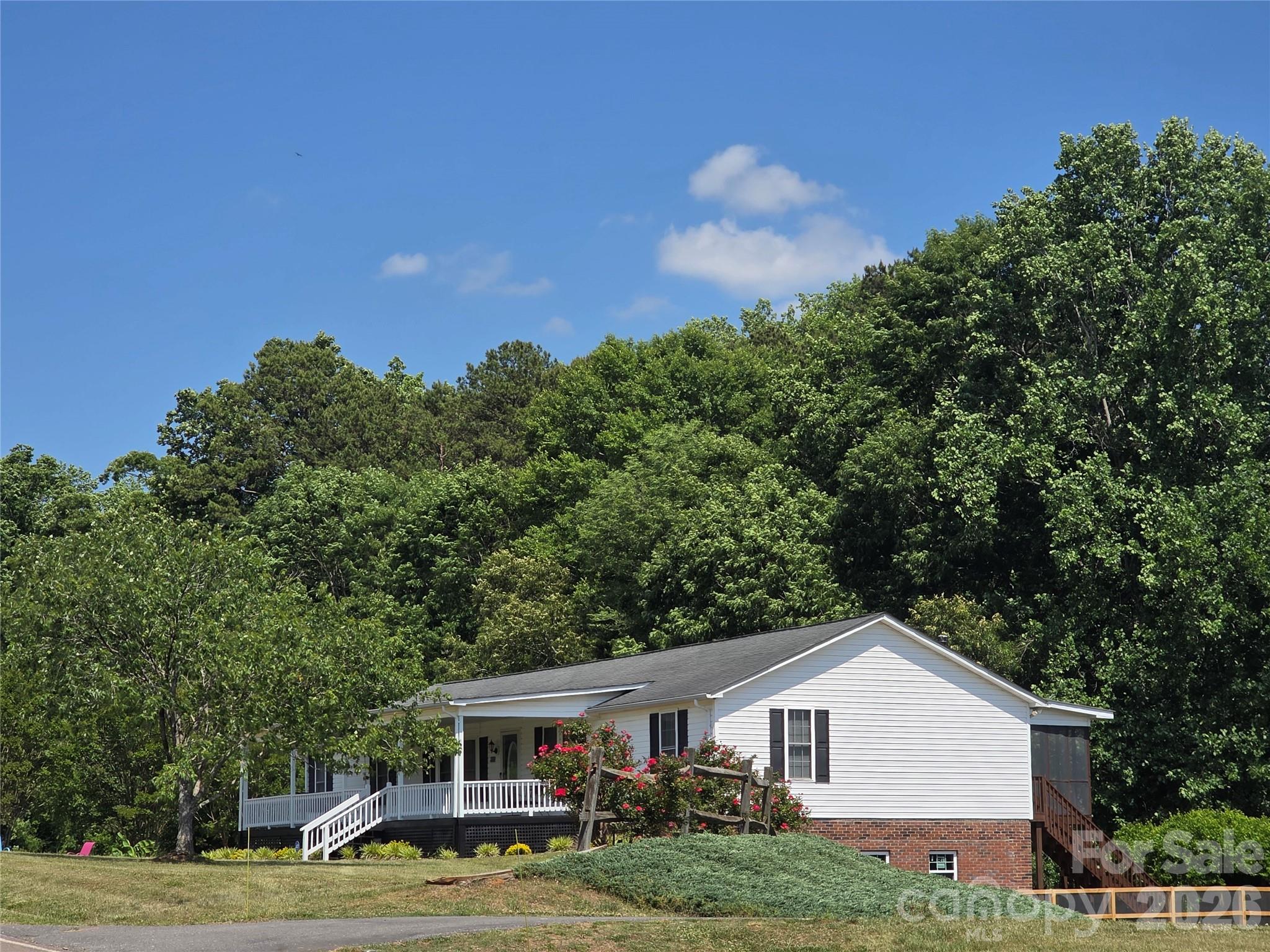 320 Huffstetler Lake Road — Dallas