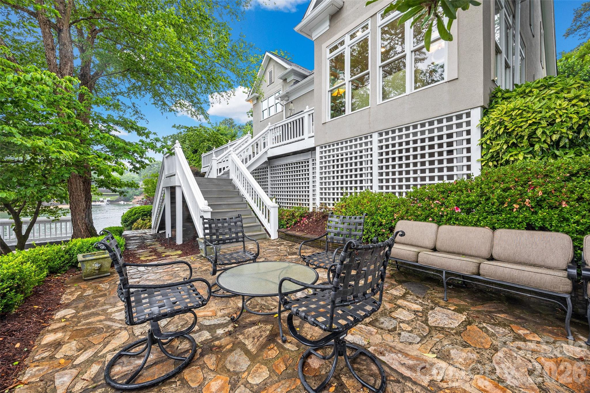 15901 Riverpointe Drive — Charlotte