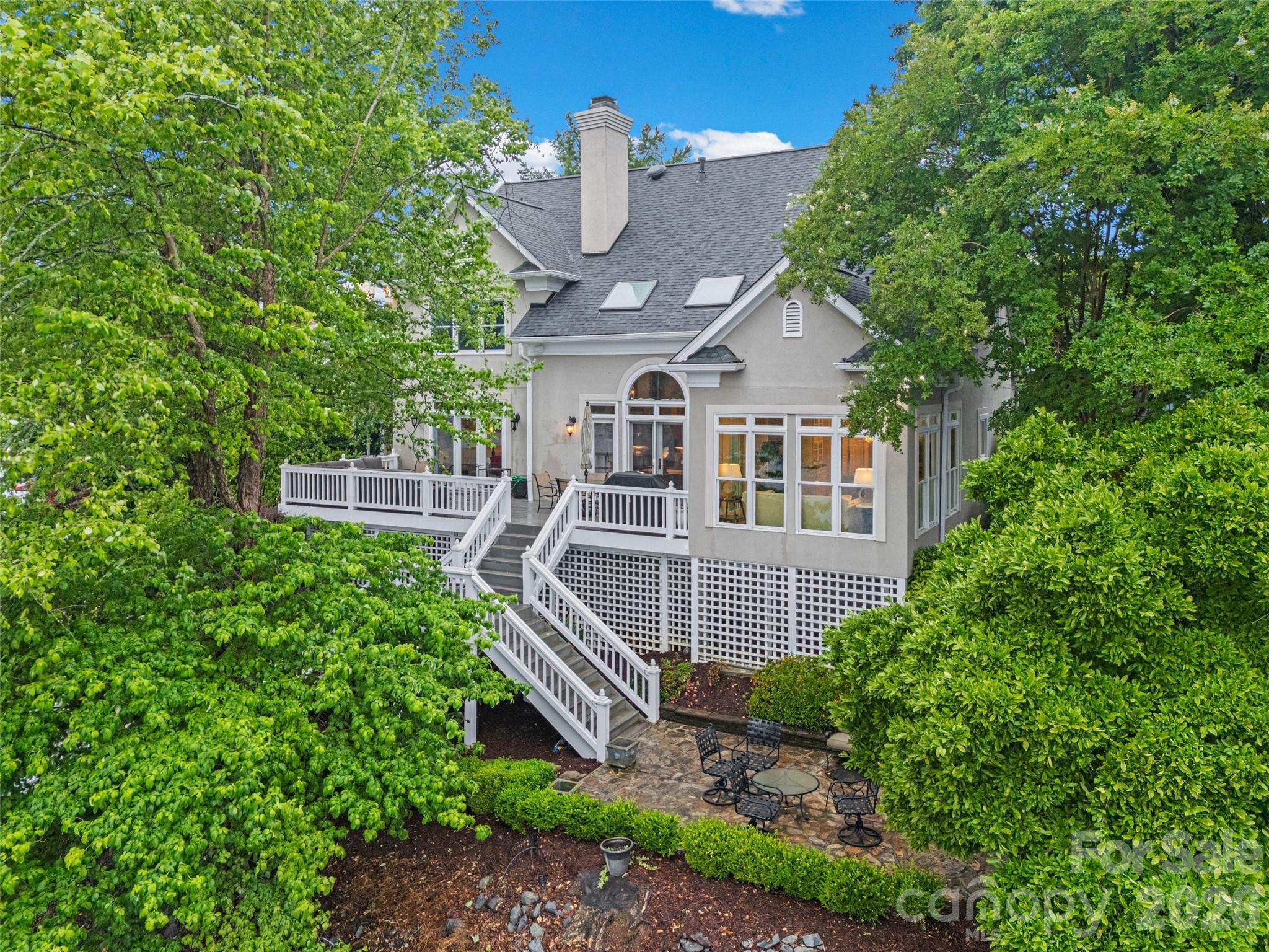 15901 Riverpointe Drive — Charlotte