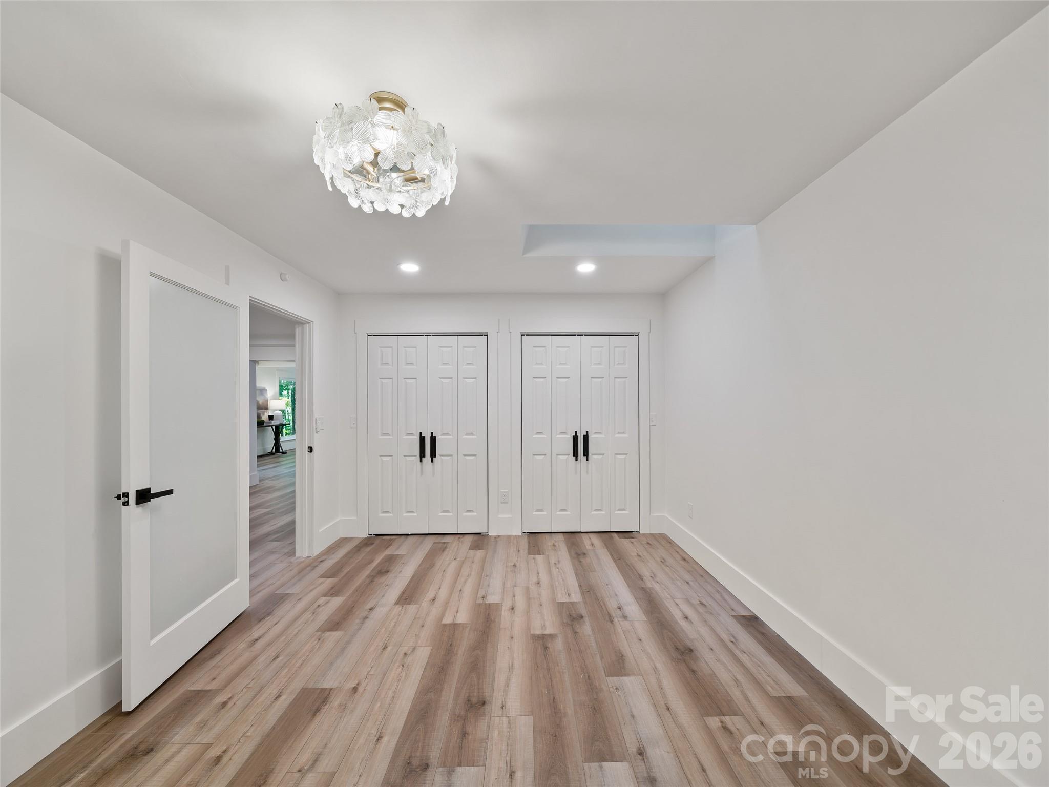 81 Summer Trees Lane — Burnsville