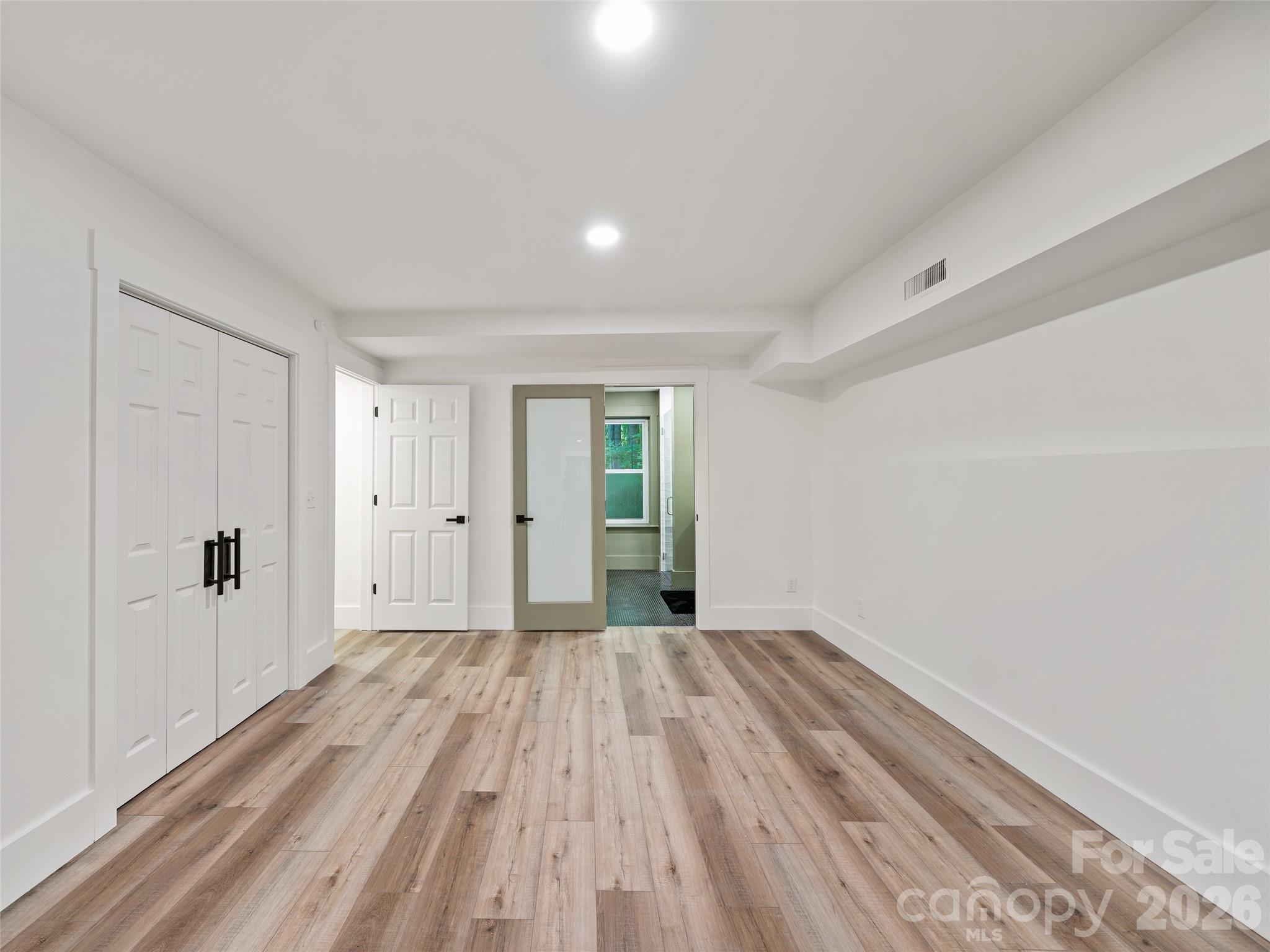 81 Summer Trees Lane — Burnsville
