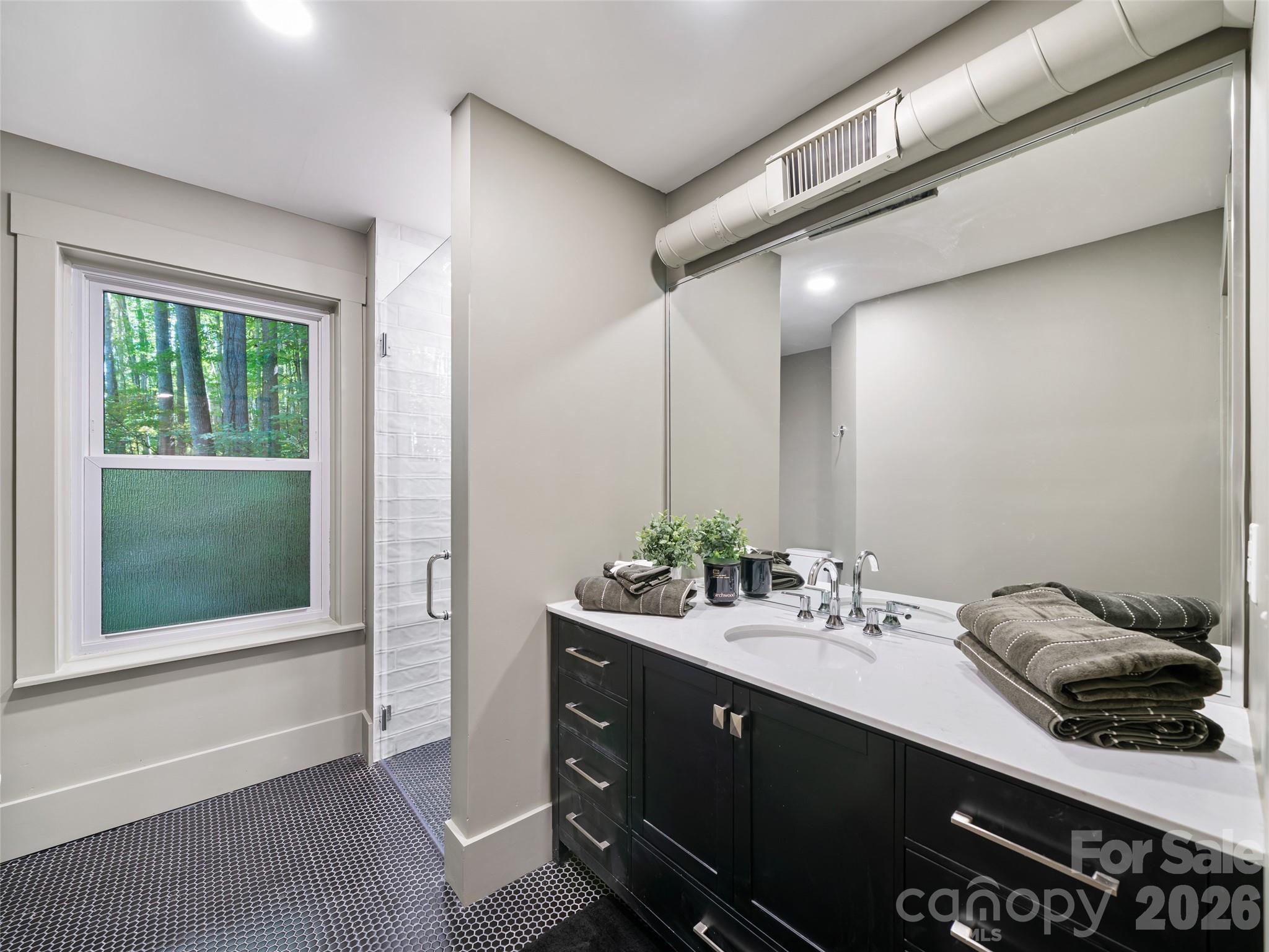 81 Summer Trees Lane — Burnsville