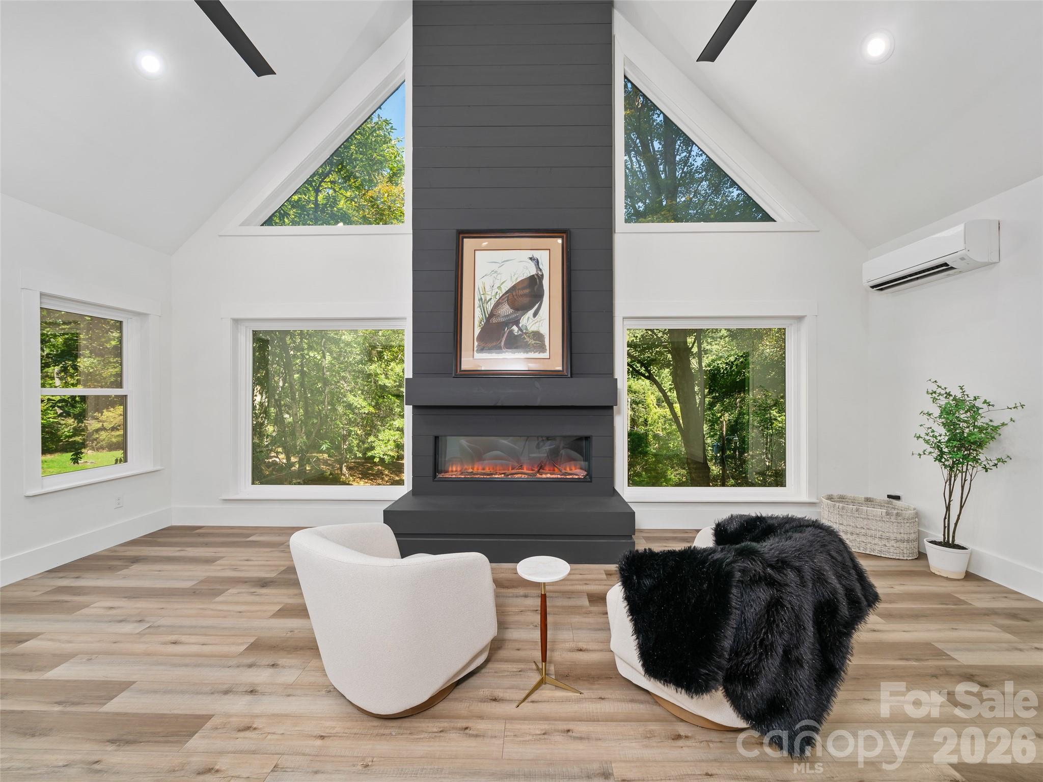 81 Summer Trees Lane — Burnsville