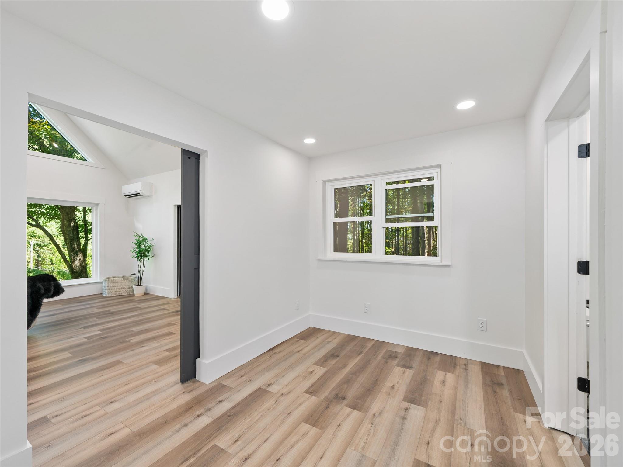 81 Summer Trees Lane — Burnsville