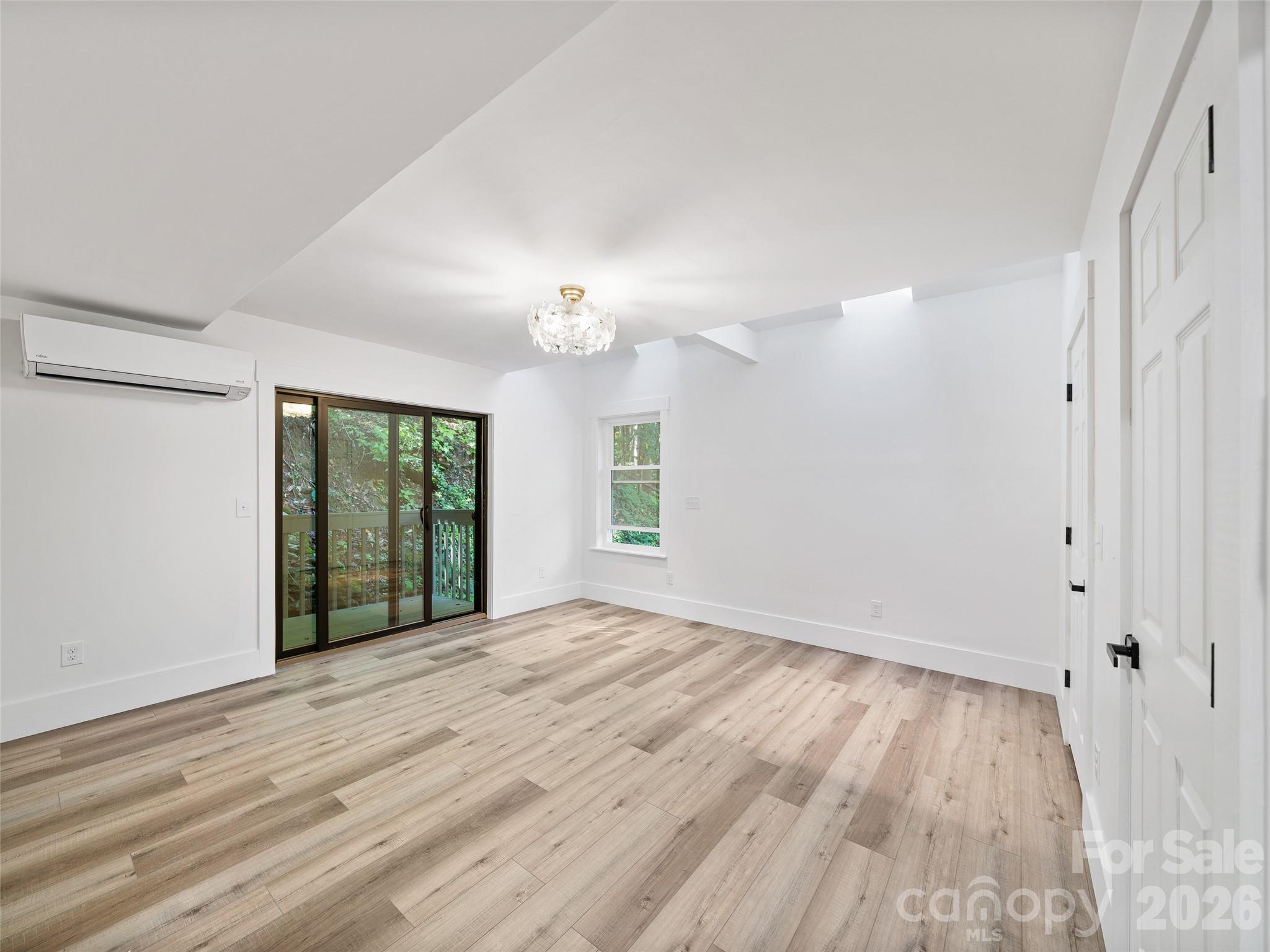 81 Summer Trees Lane — Burnsville