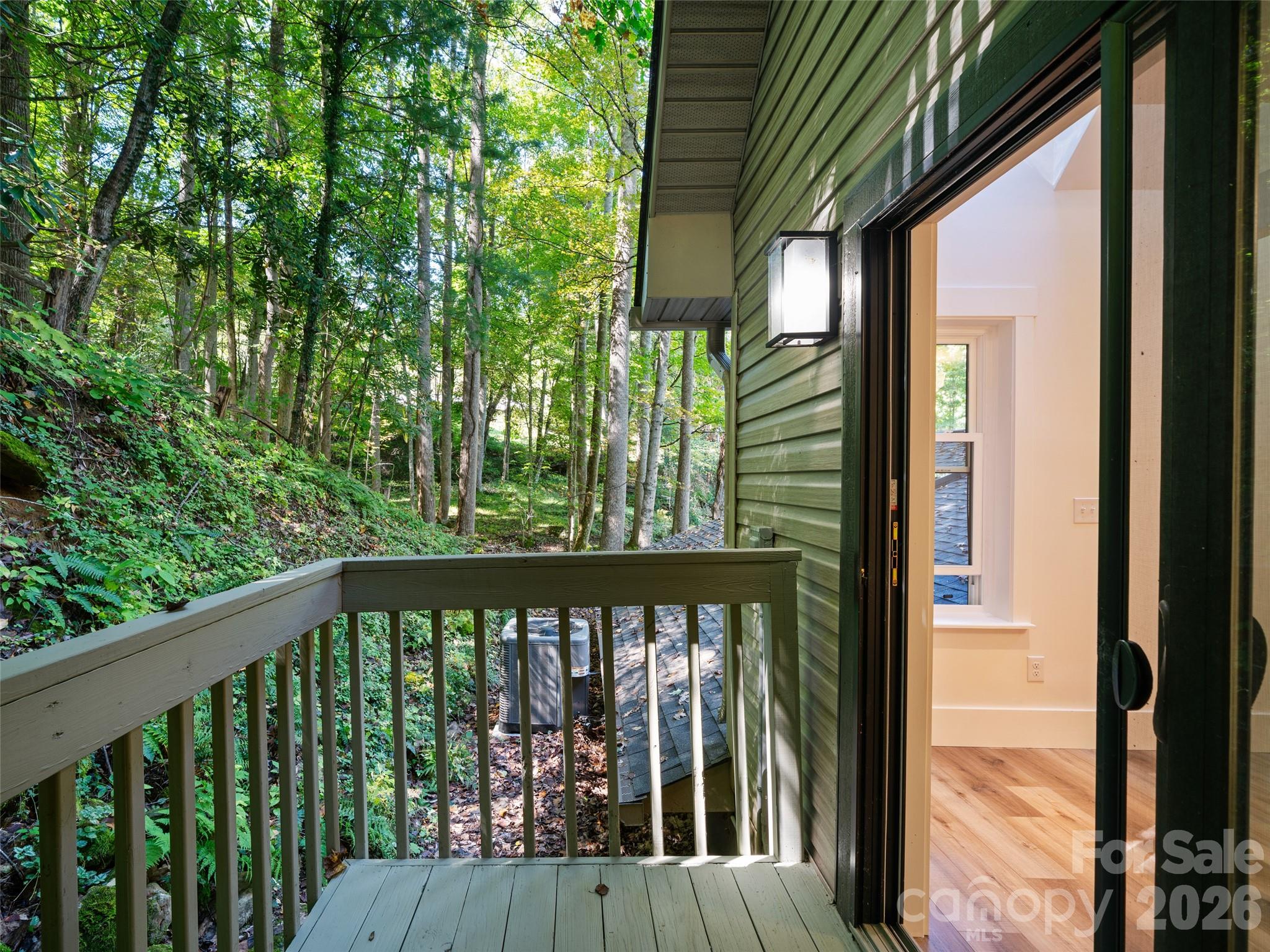 81 Summer Trees Lane — Burnsville