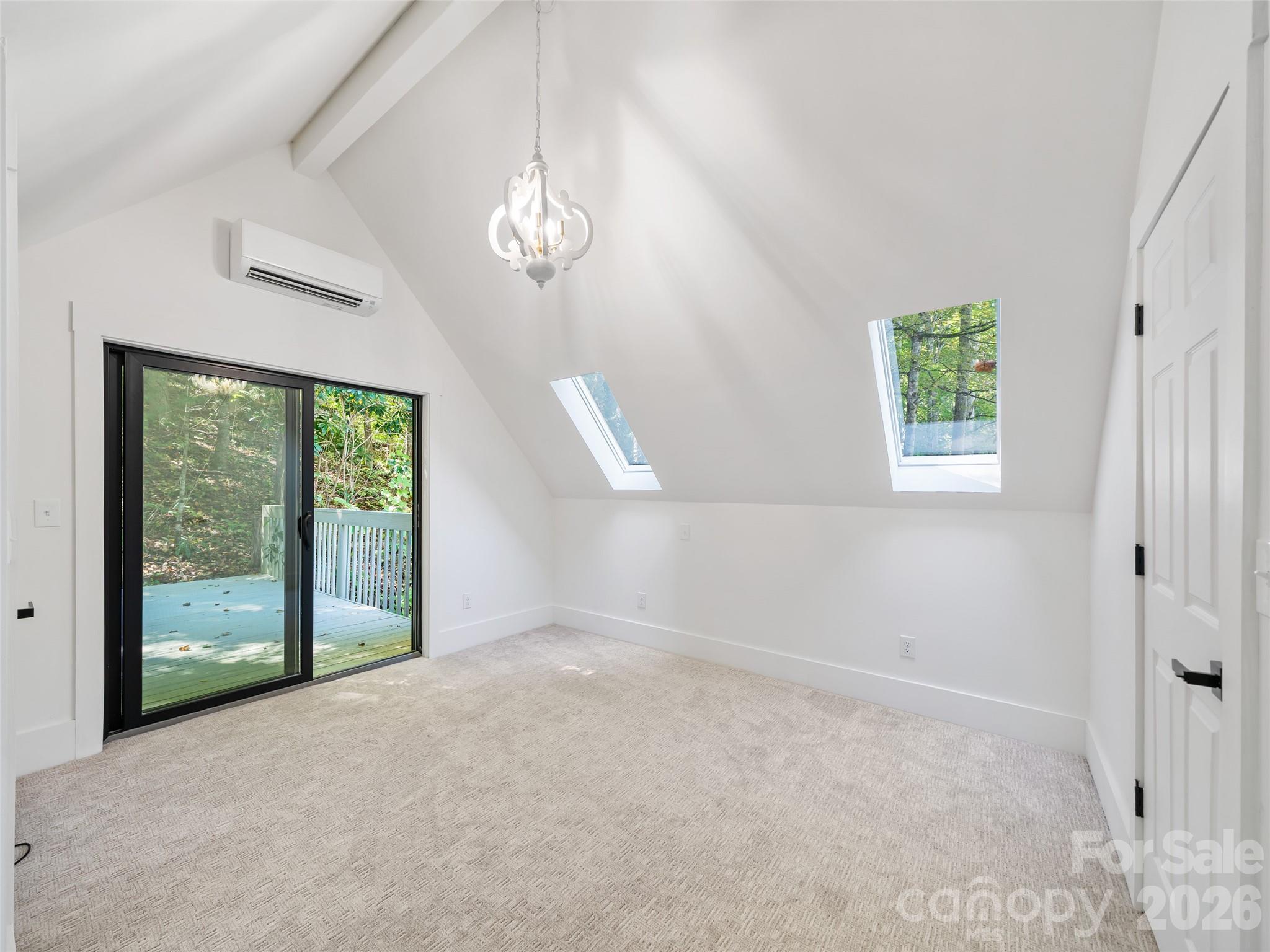 81 Summer Trees Lane — Burnsville