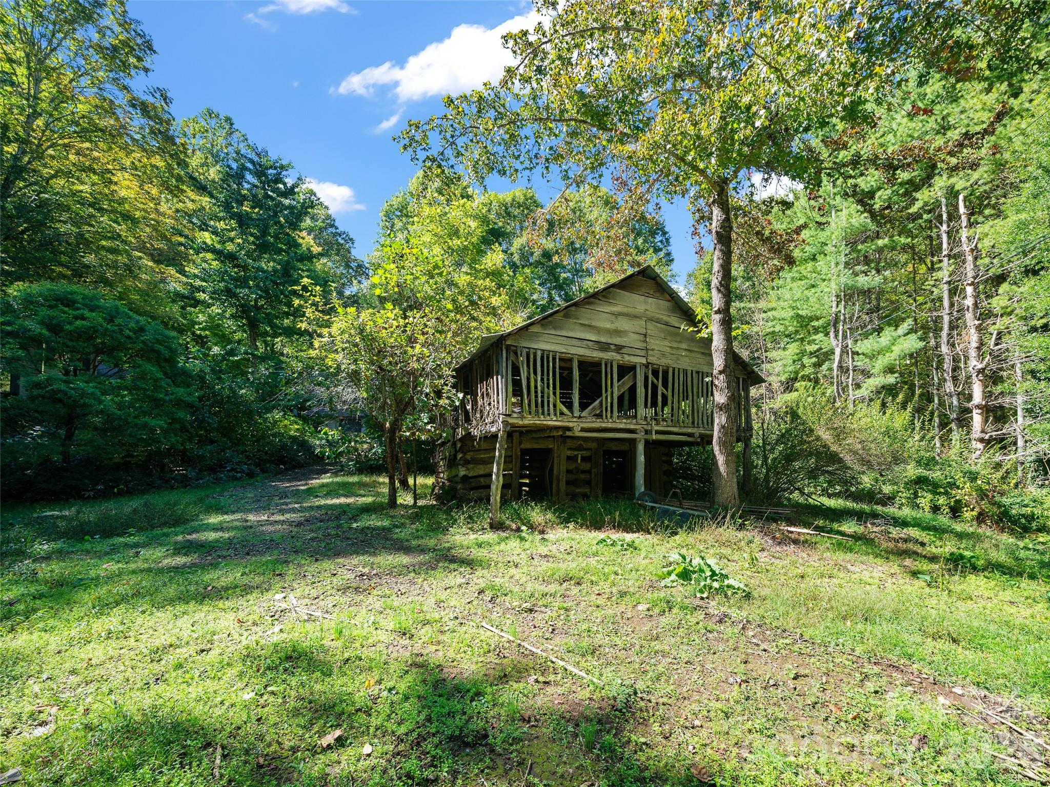 81 Summer Trees Lane — Burnsville