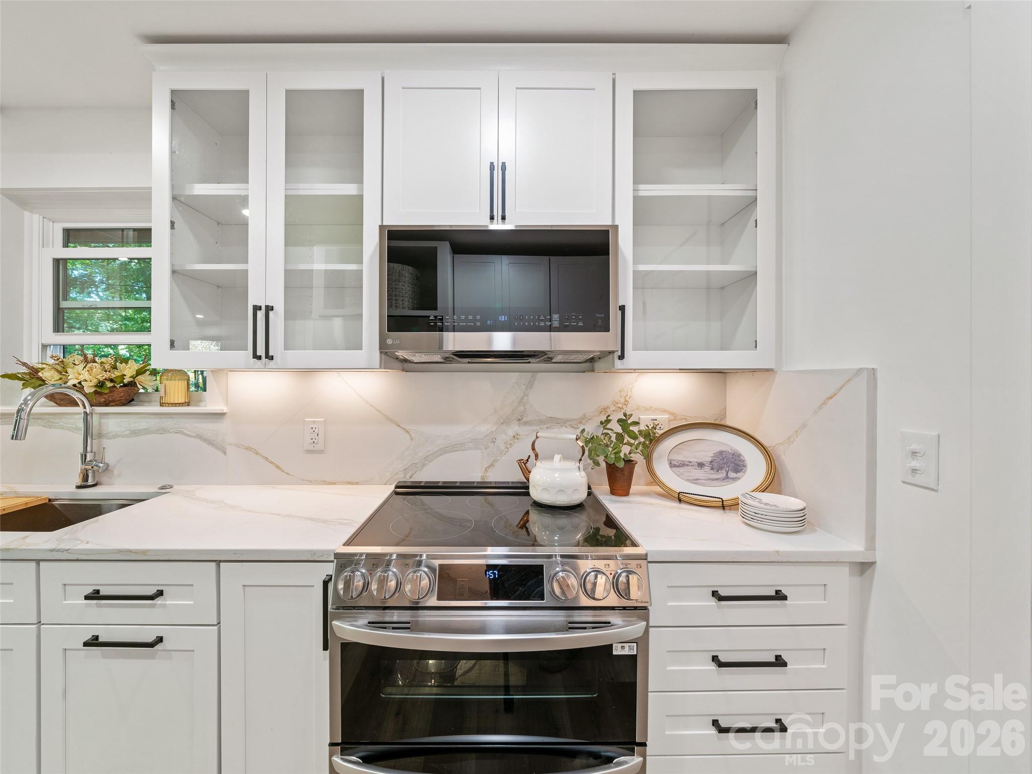 81 Summer Trees Lane — Burnsville