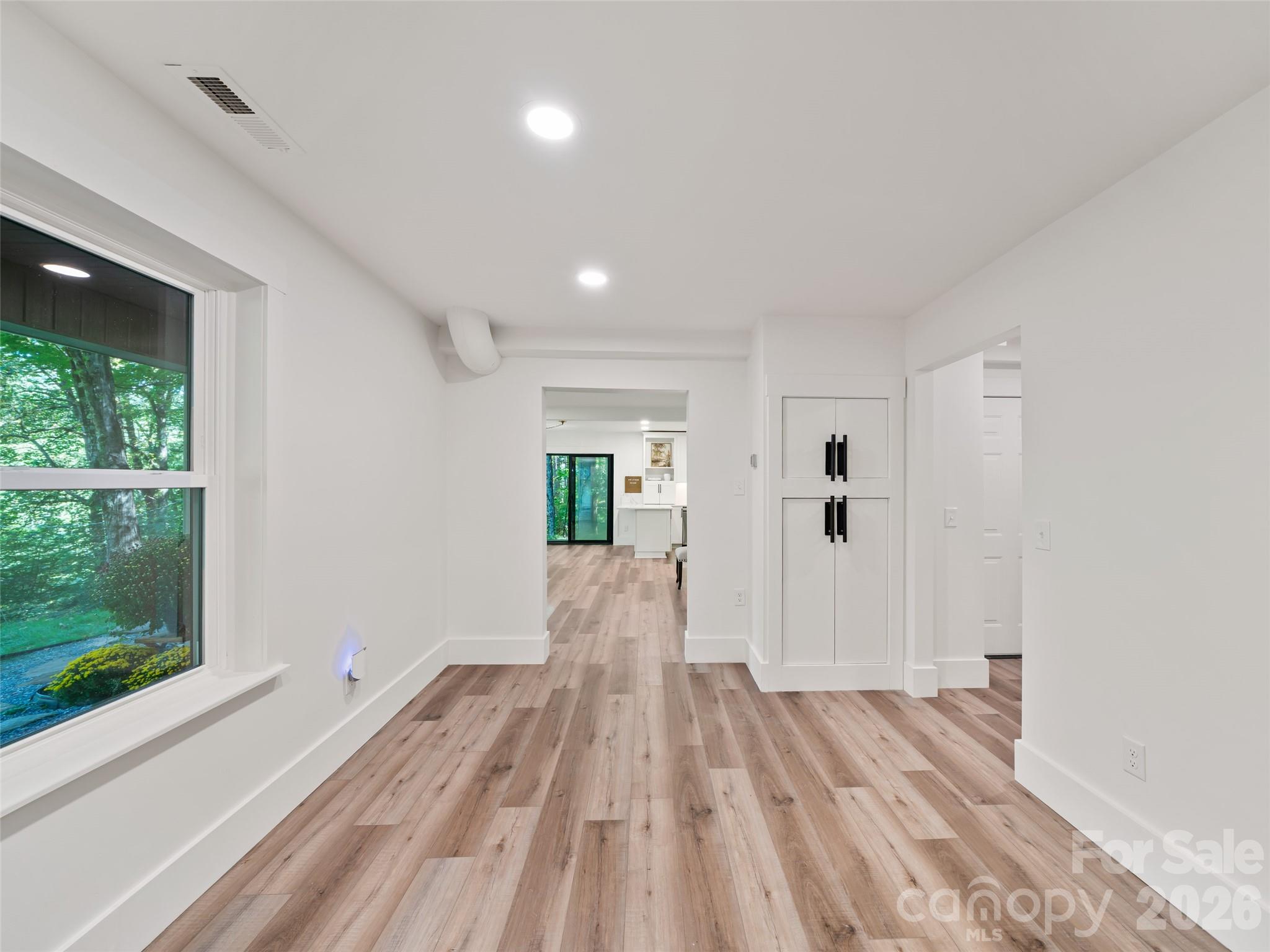 81 Summer Trees Lane — Burnsville