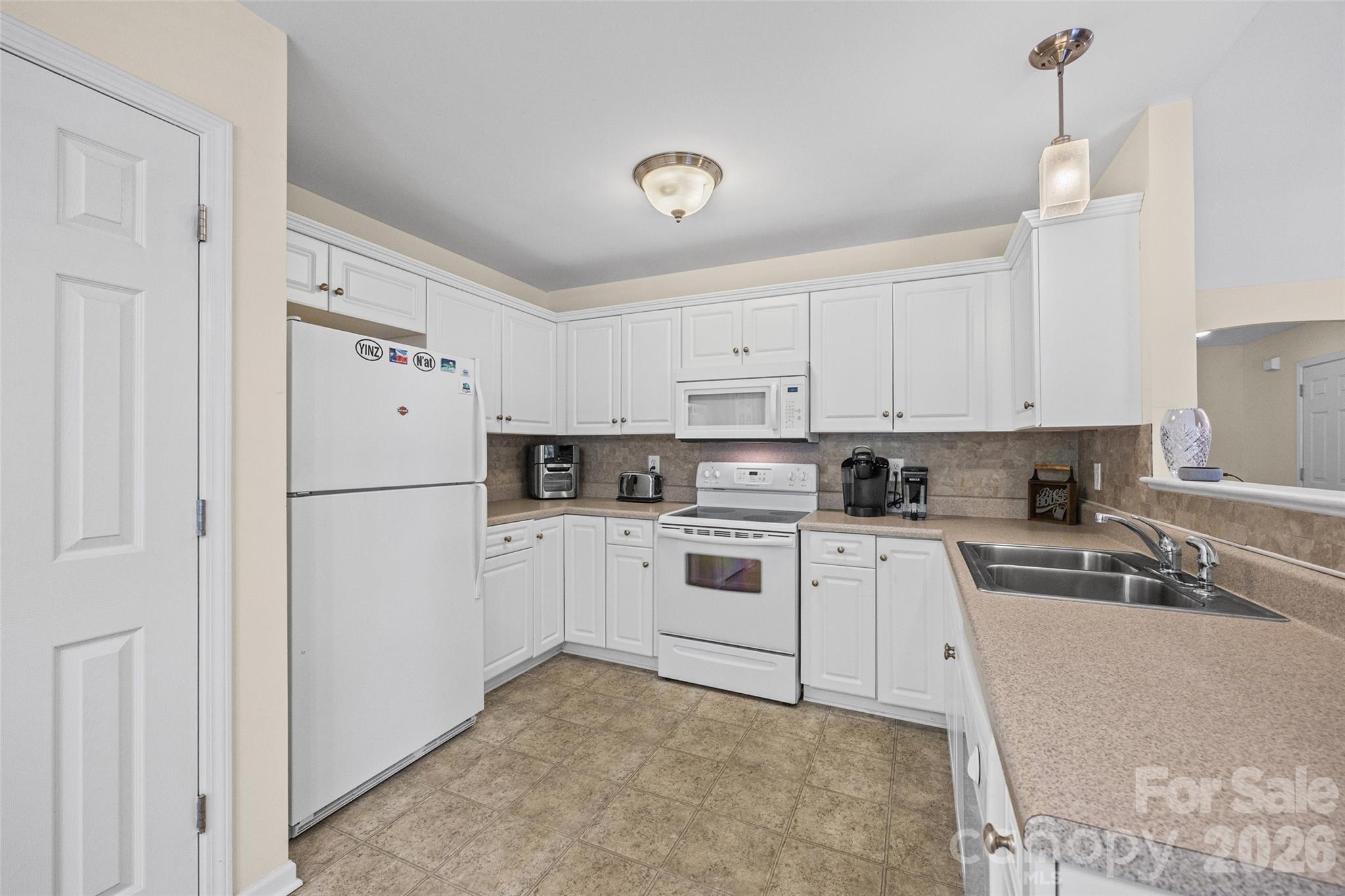 509 Kittiewake Lane — Clover