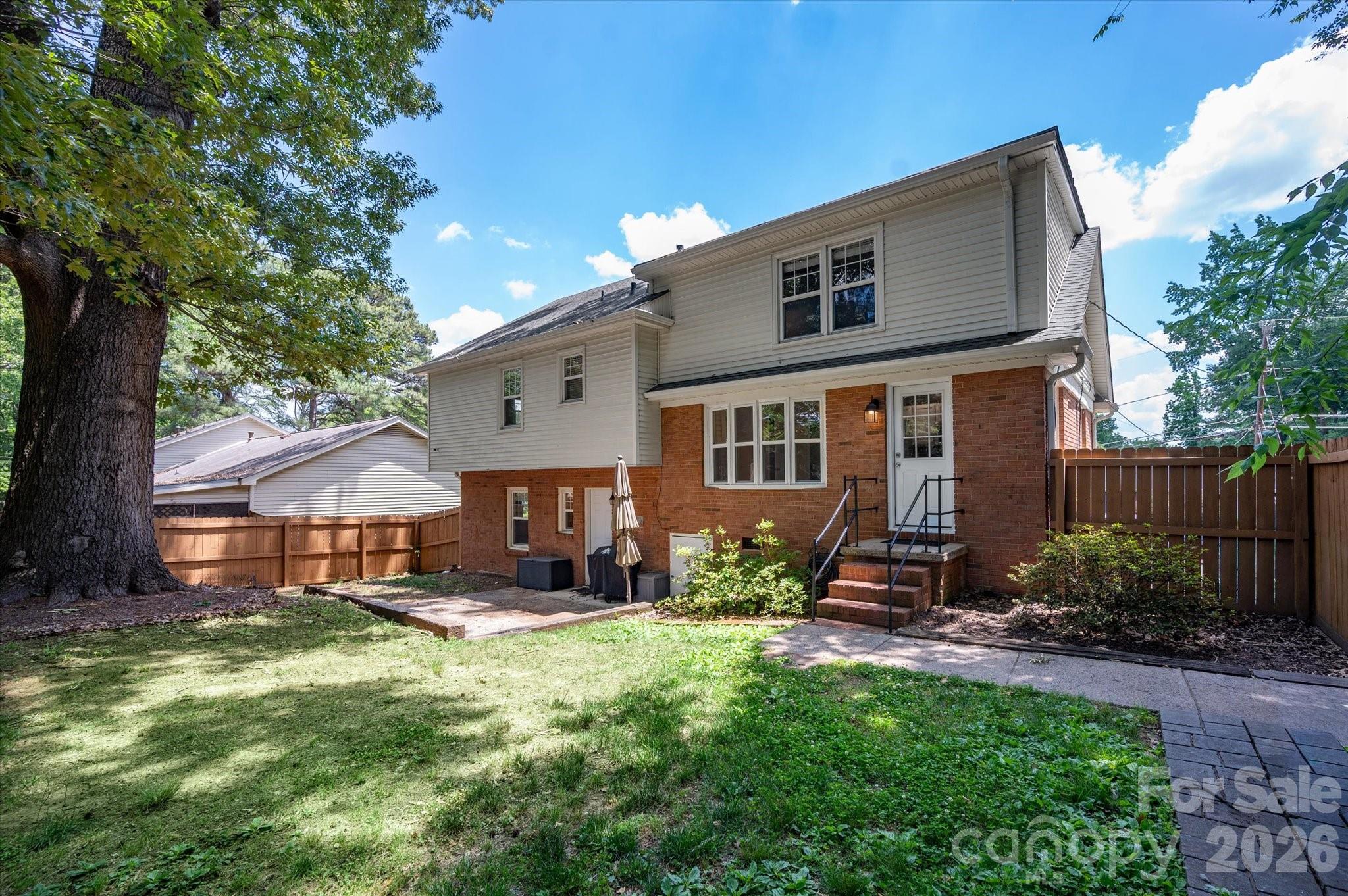 6912 Woodstock Drive — Charlotte