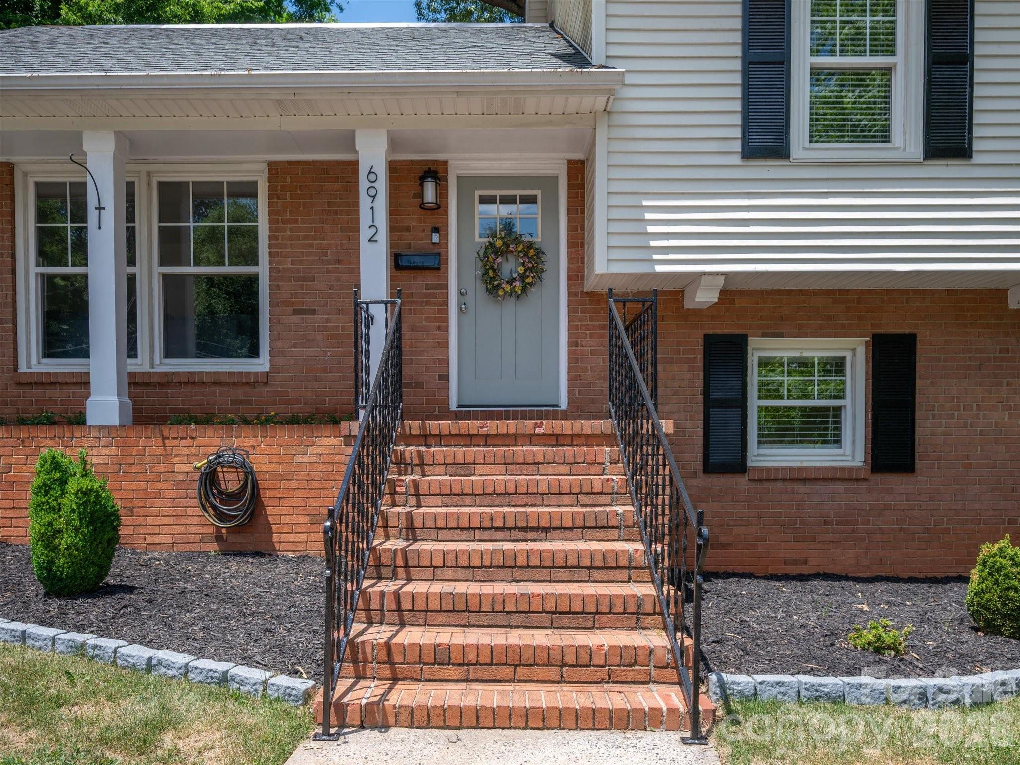 6912 Woodstock Drive — Charlotte