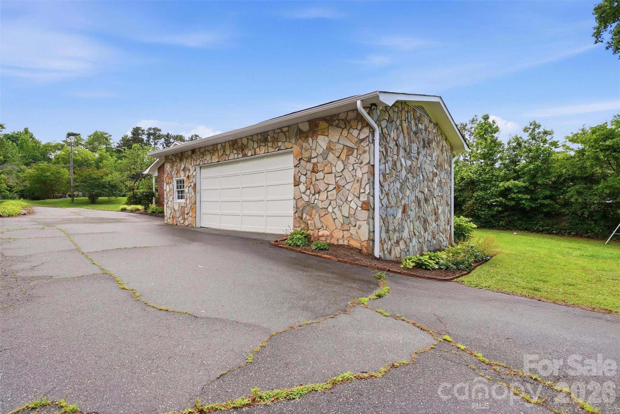 2848 Walter Drive NW — Concord