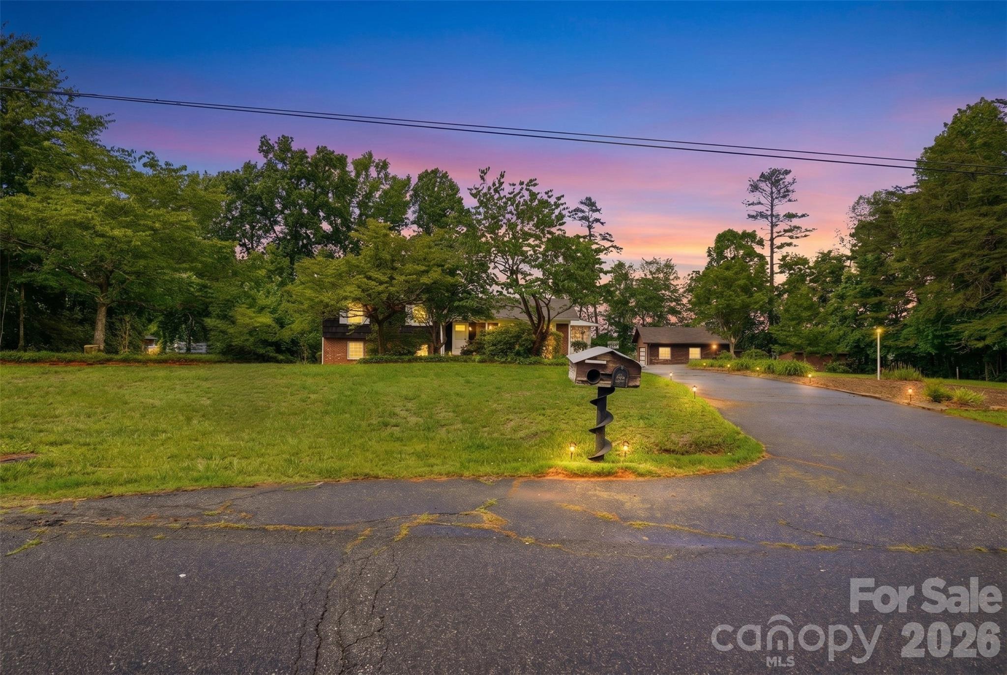 2848 Walter Drive NW — Concord