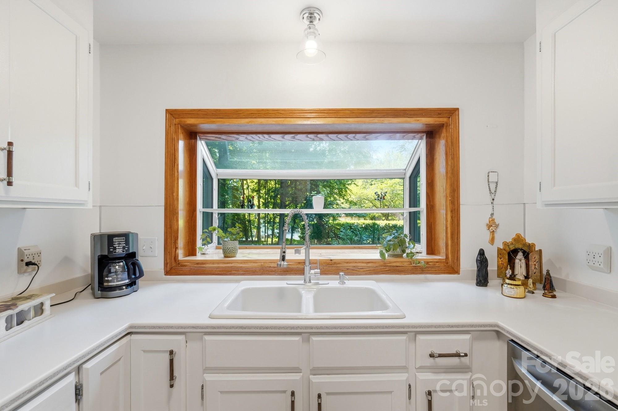 7045 Burlwood Road — Charlotte