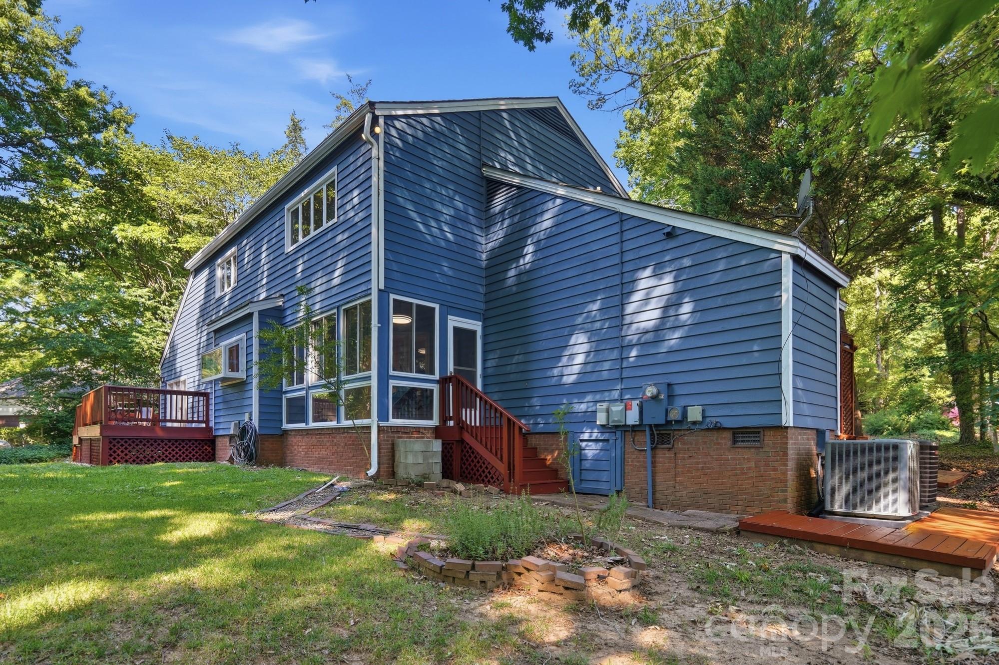 7045 Burlwood Road — Charlotte