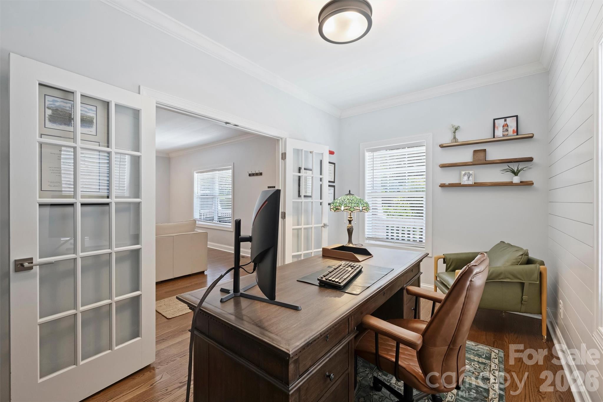 1617 Hawthorne Lane — Charlotte