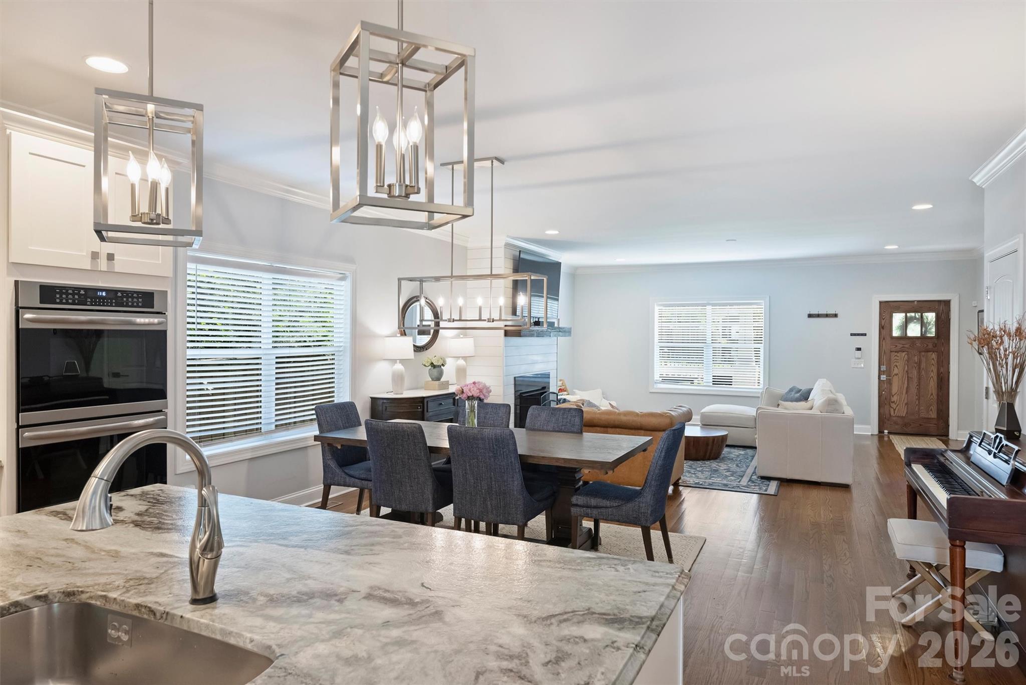 1617 Hawthorne Lane — Charlotte