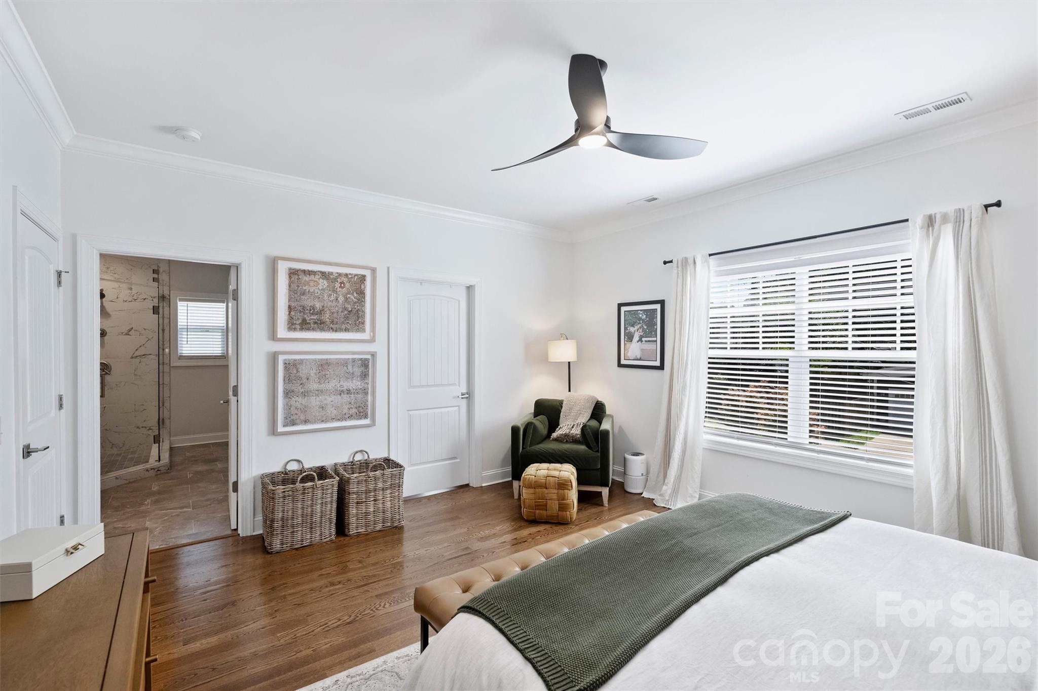 1617 Hawthorne Lane — Charlotte