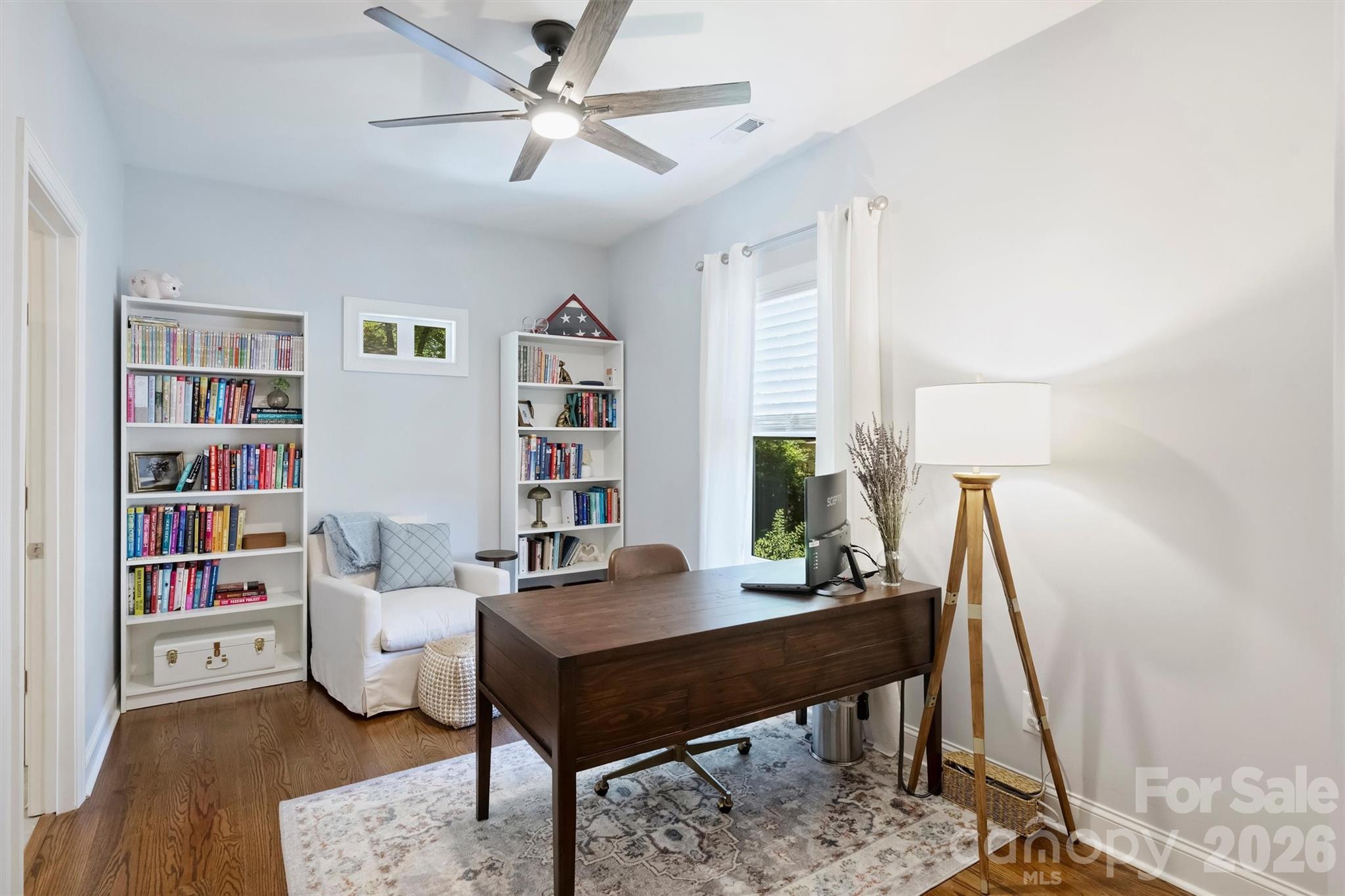 1617 Hawthorne Lane — Charlotte
