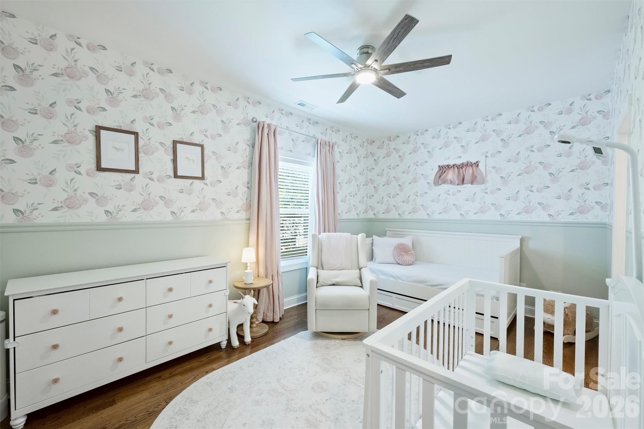 1617 Hawthorne Lane — Charlotte