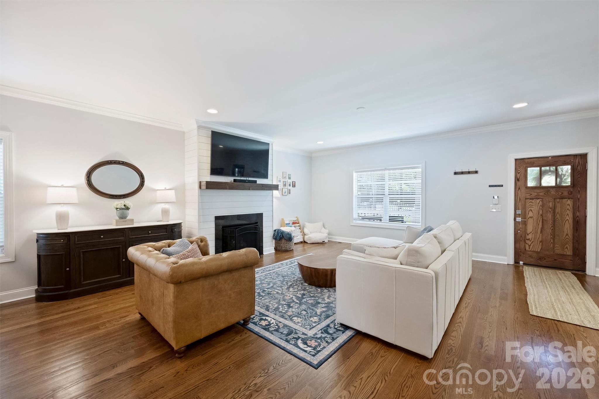 1617 Hawthorne Lane — Charlotte