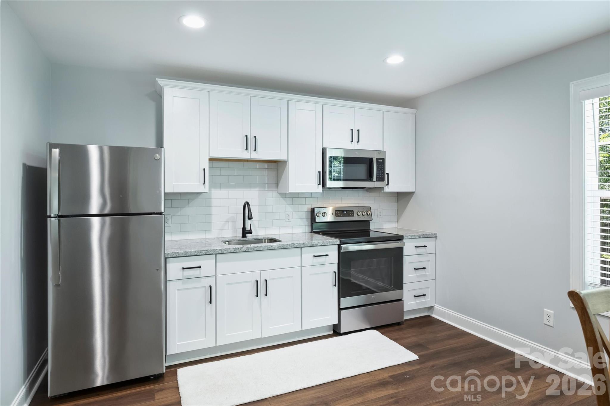 1617 Hawthorne Lane — Charlotte