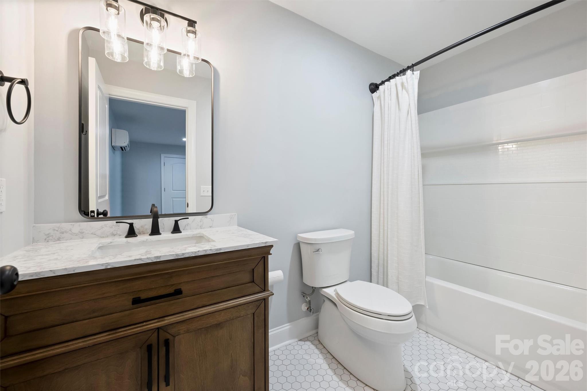 1617 Hawthorne Lane — Charlotte