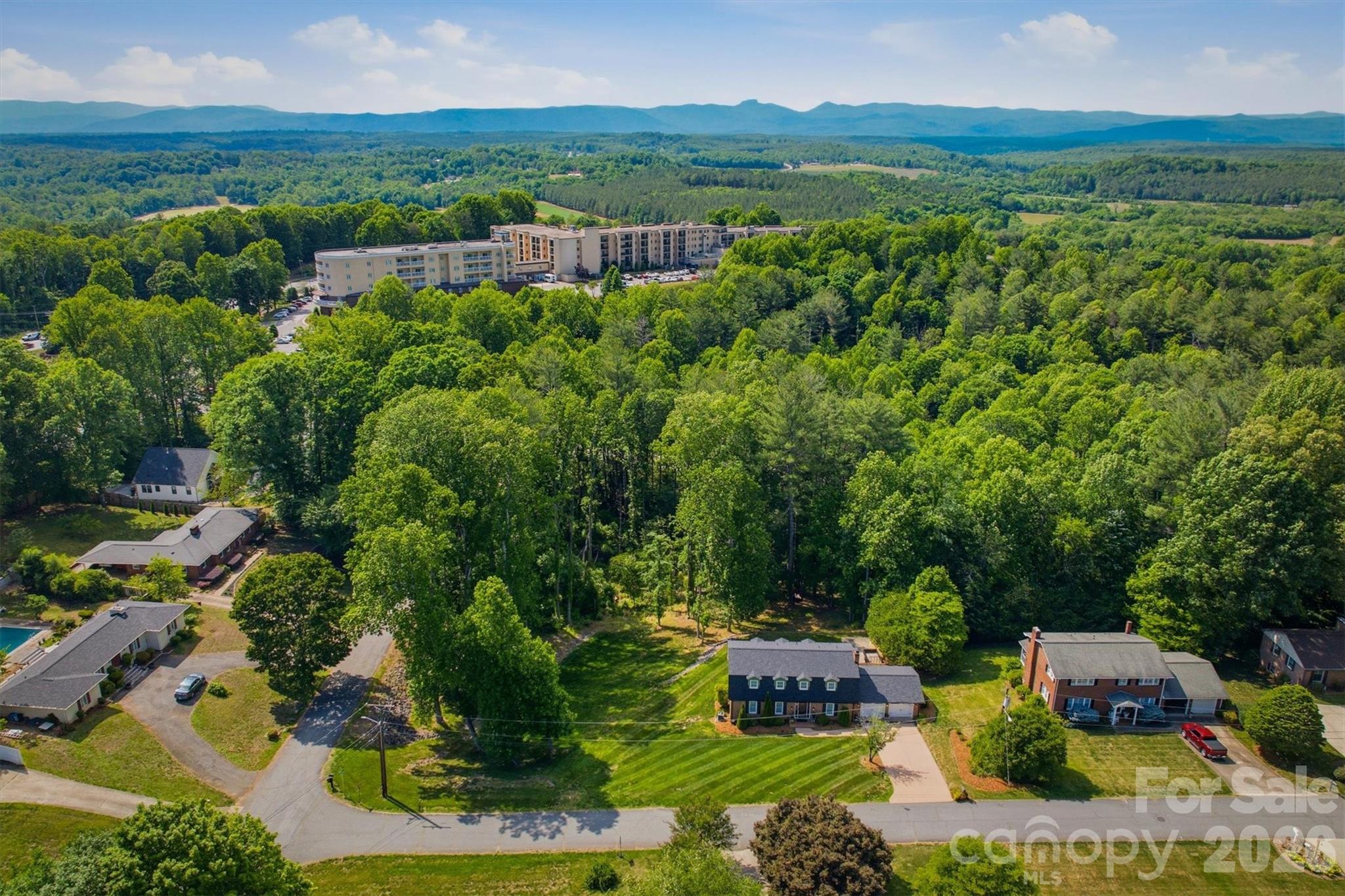 103 Wedgewood Court — Morganton