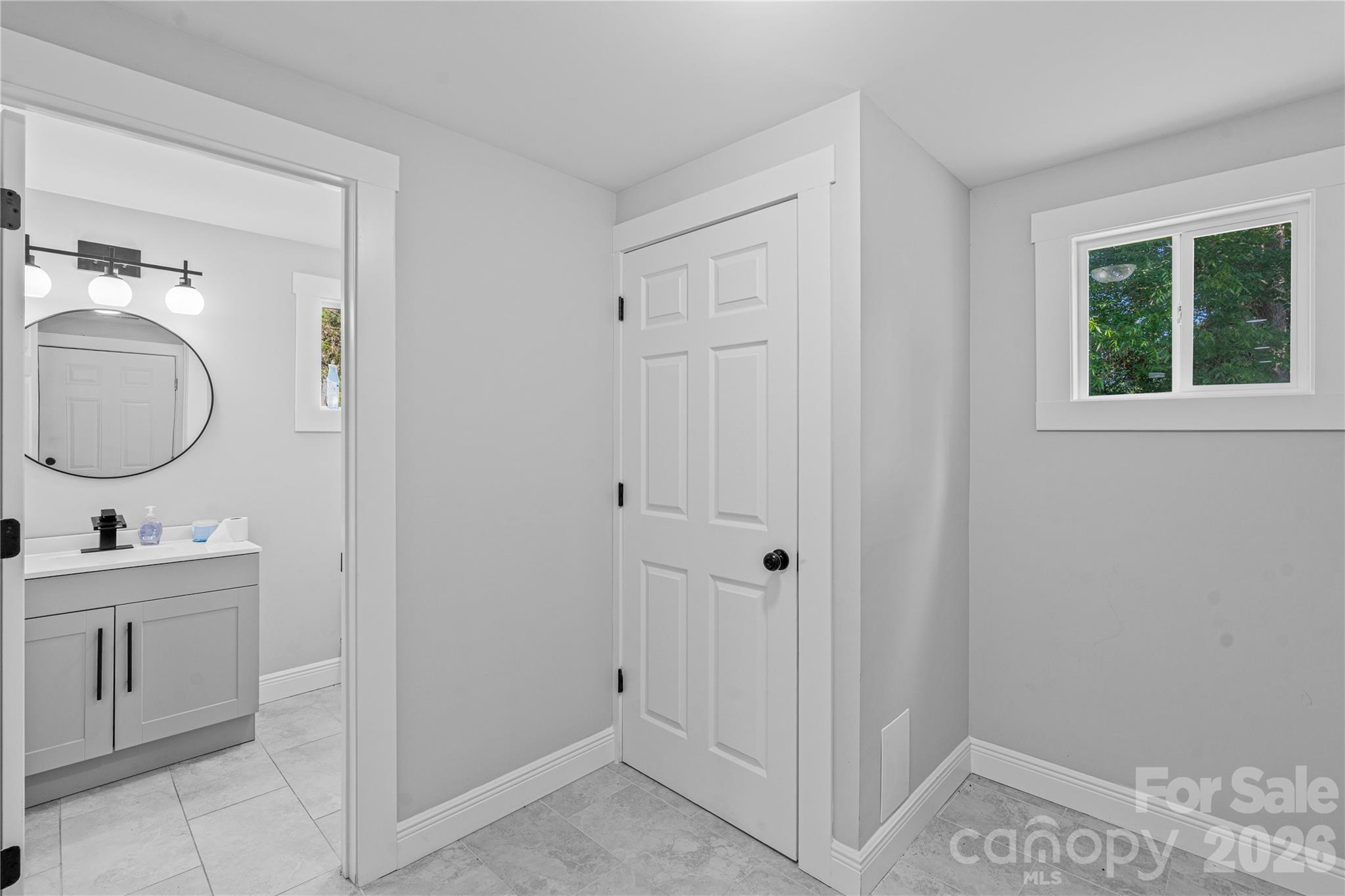 906 Gladstone Street — Florence