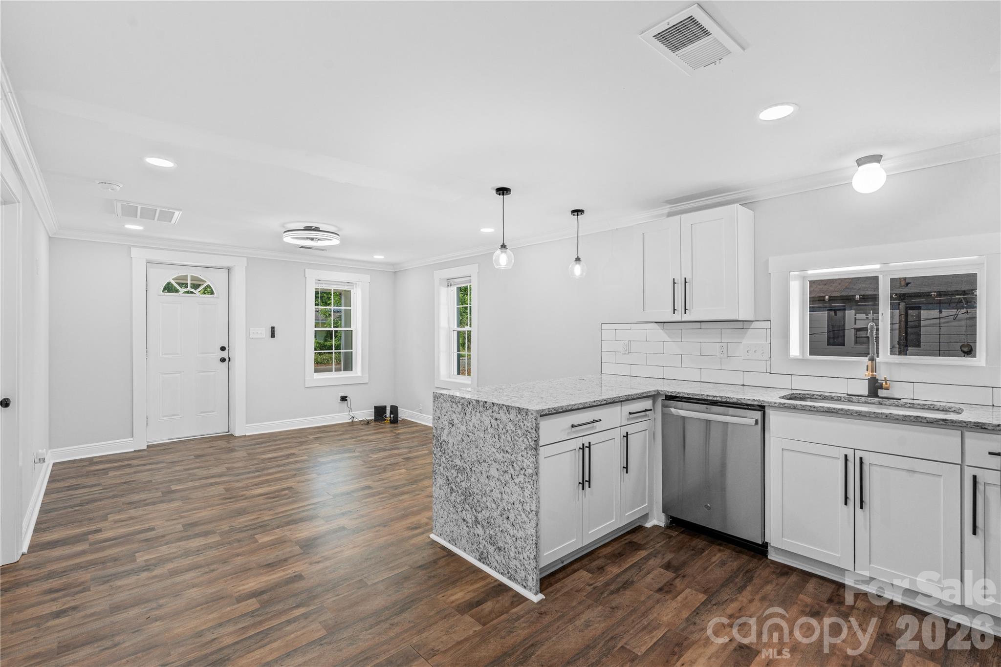 906 Gladstone Street — Florence