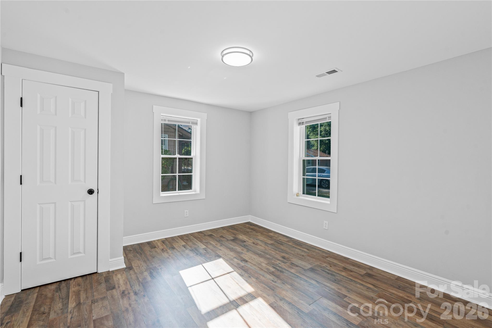 906 Gladstone Street — Florence