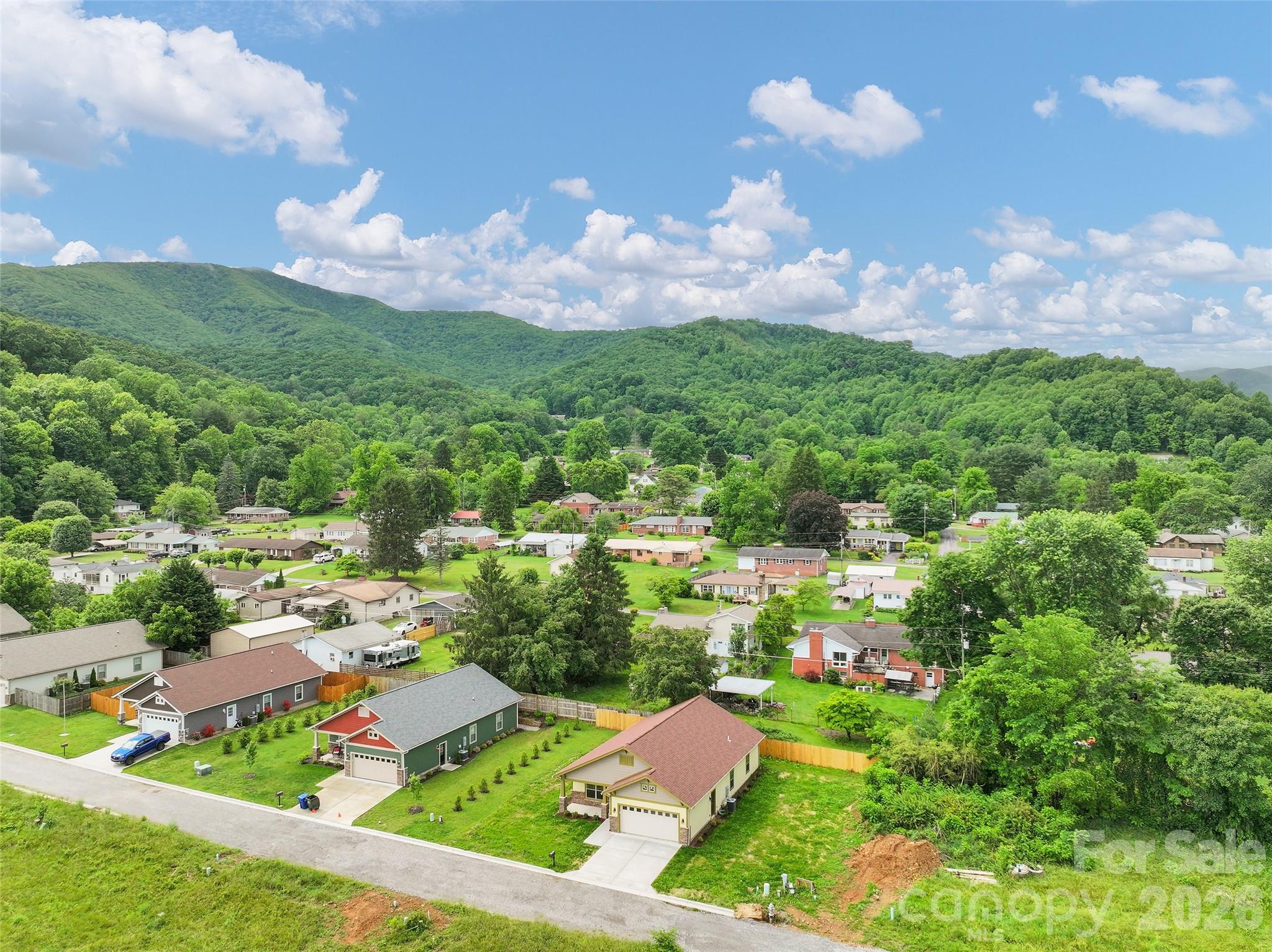 99 Junes Way — Waynesville